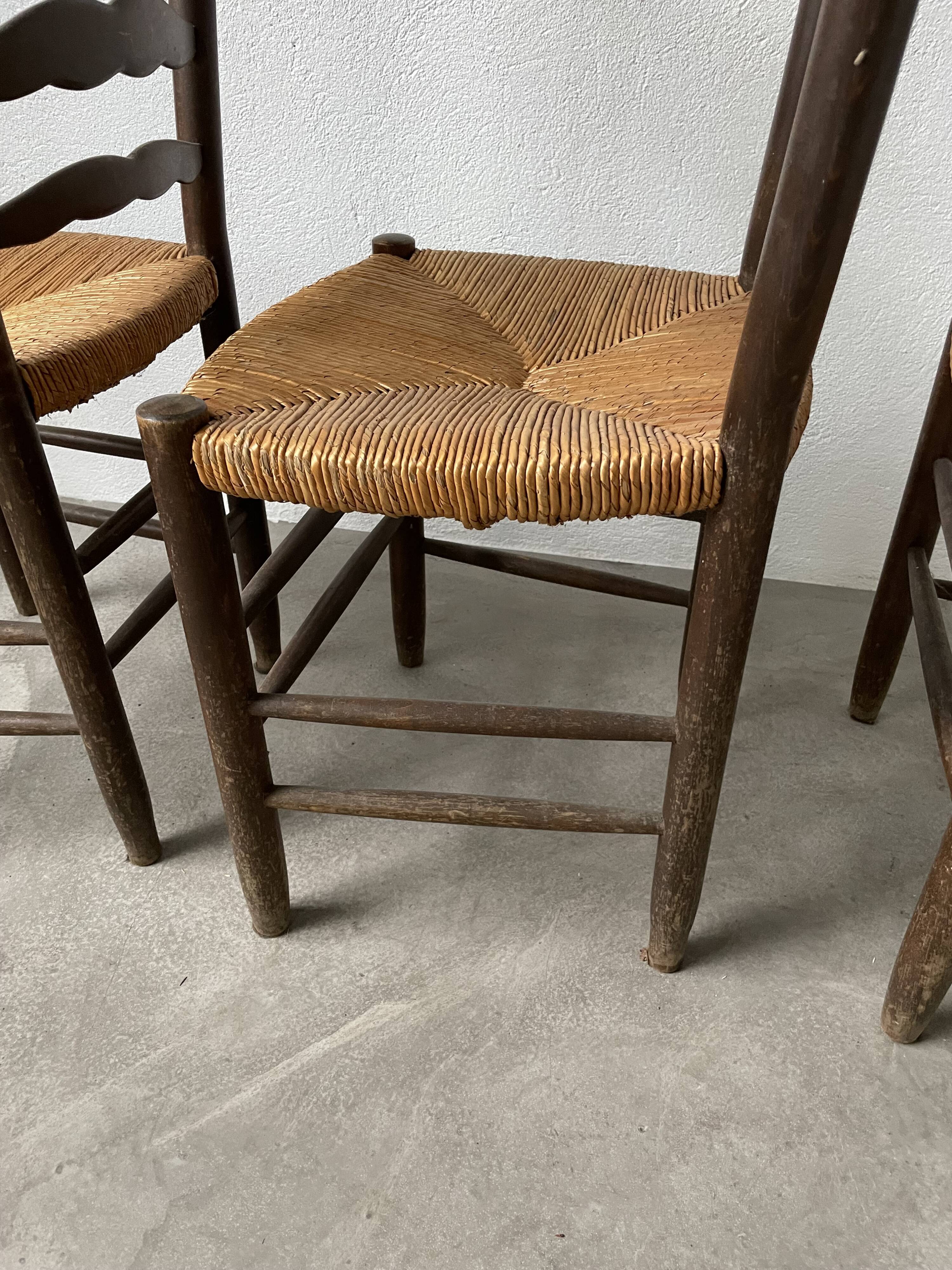 Trio rustic chairs in oak straw