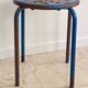 Tabouret industriel acier patine bleue & chocolat vintage