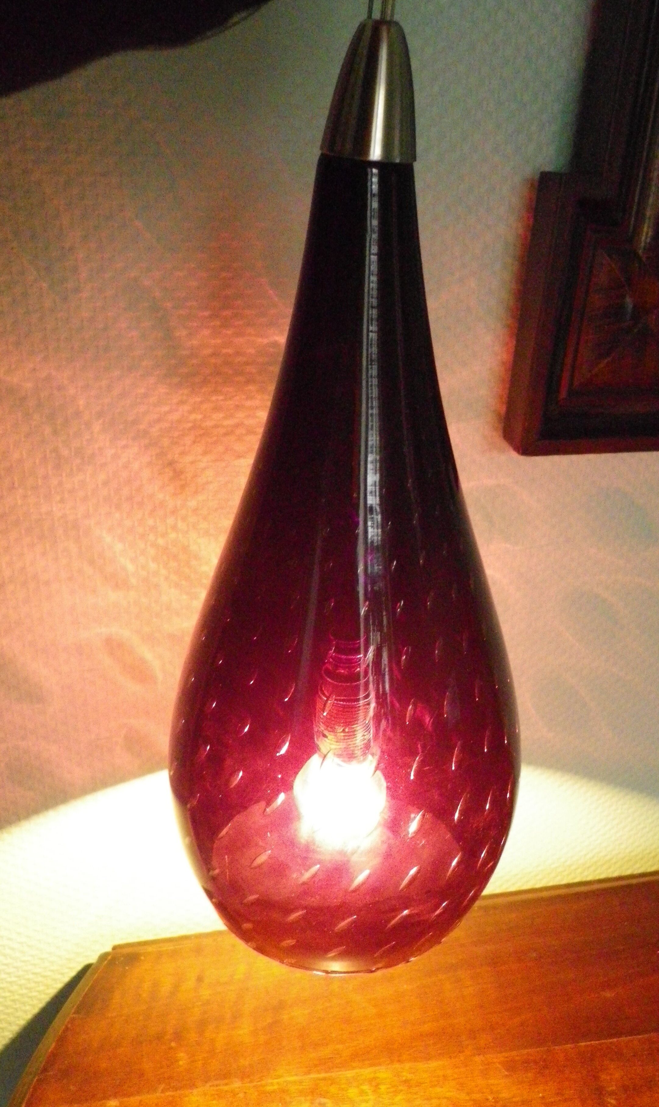 Suspension signed Vianne, inverted drop in glass lined black nuanced and purple interior