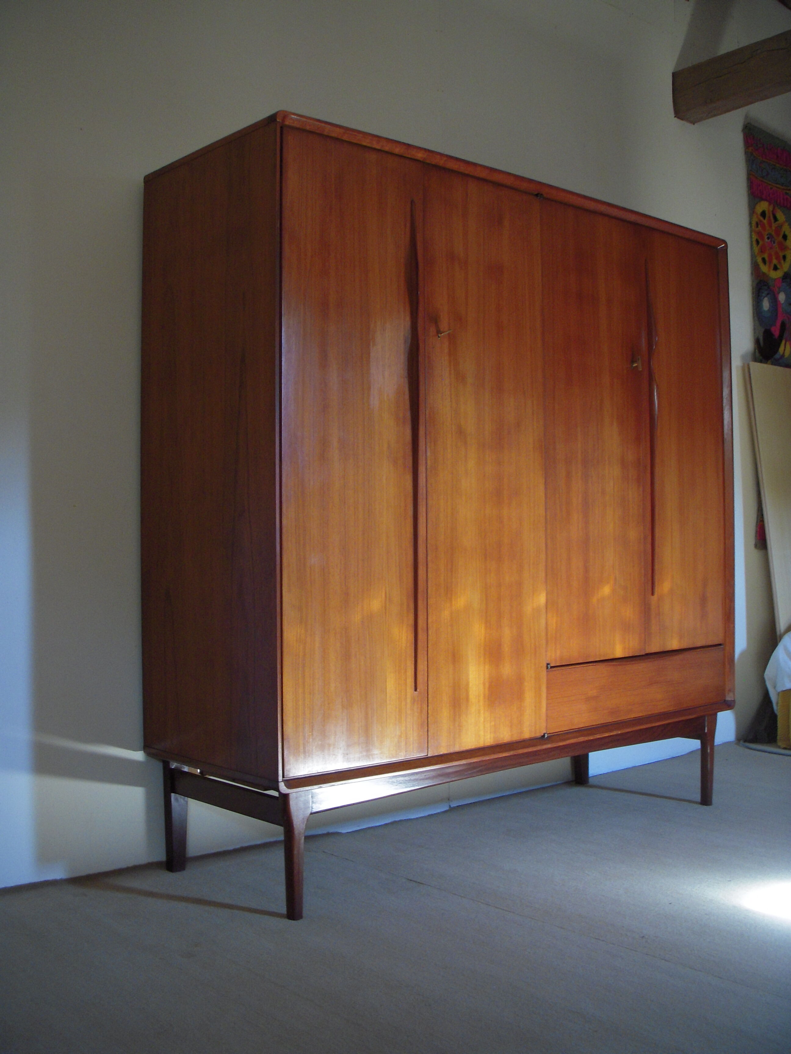 Wardrobe in teak