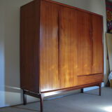 Wardrobe in teak