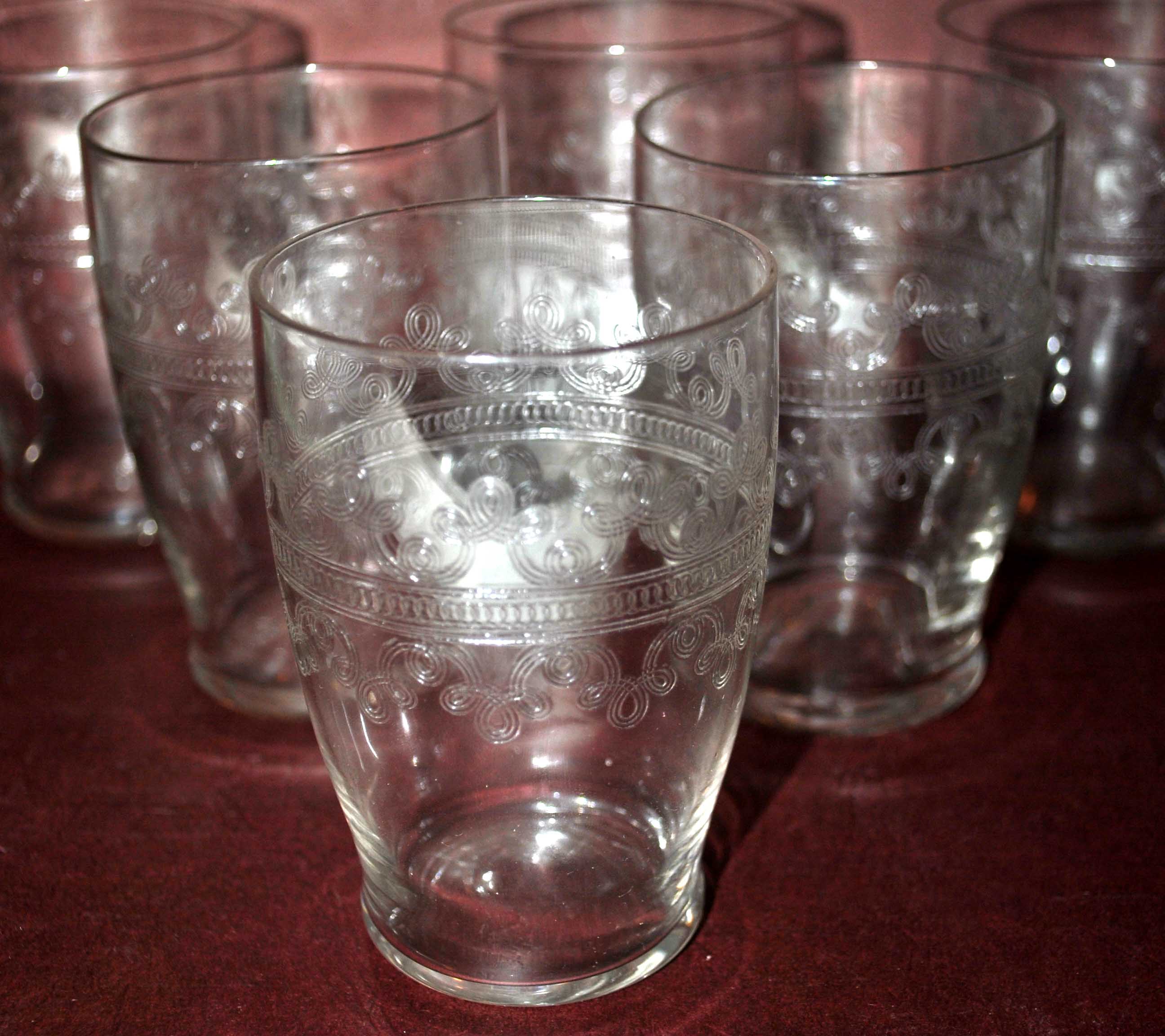 Series of 6 glasses cups 1920 in crystal engraved guilloché in pantogravure 9.2Ht