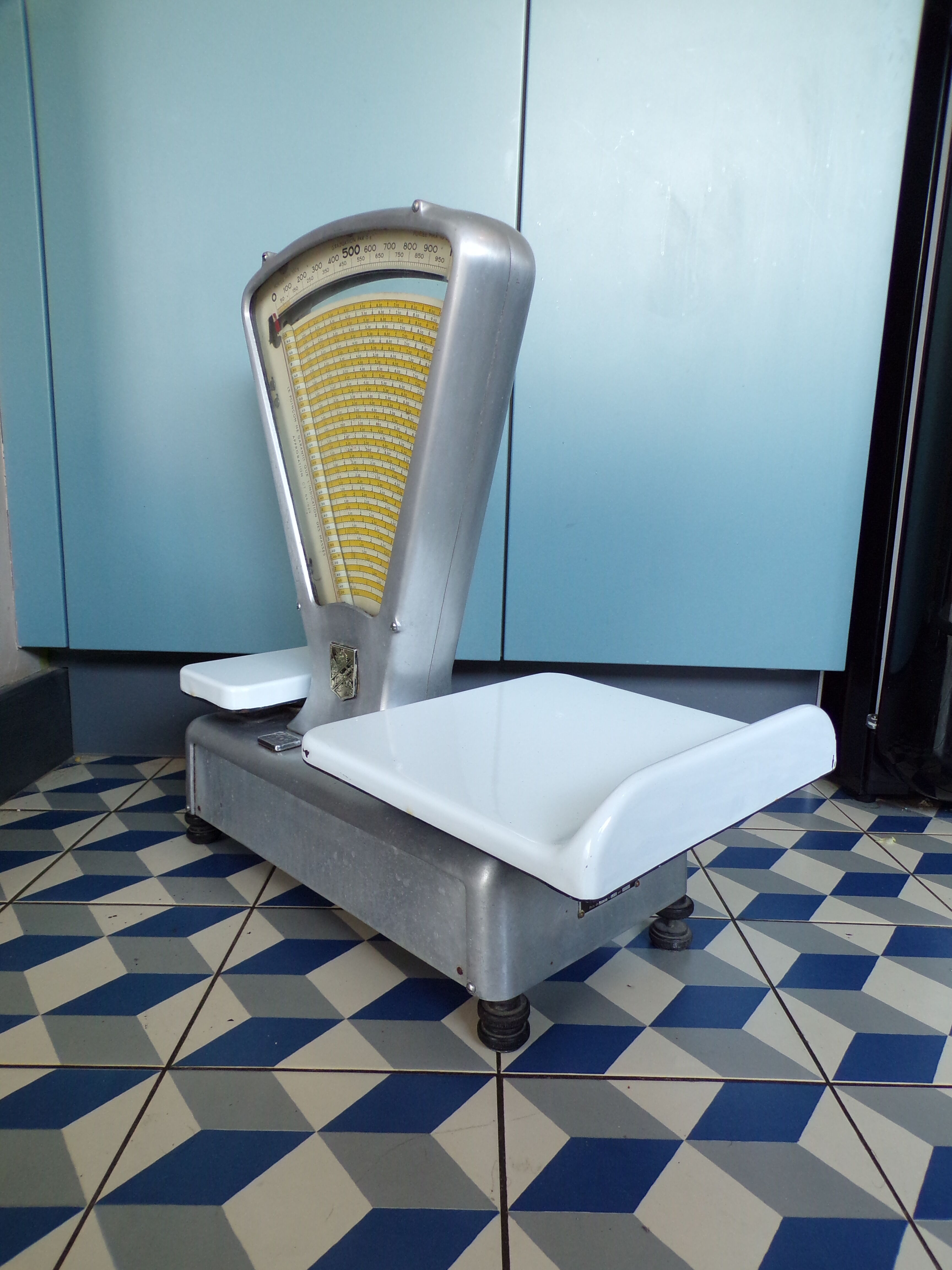 Grocer butcher scale Lutrana