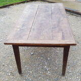 Old farm in oak feet time zones table