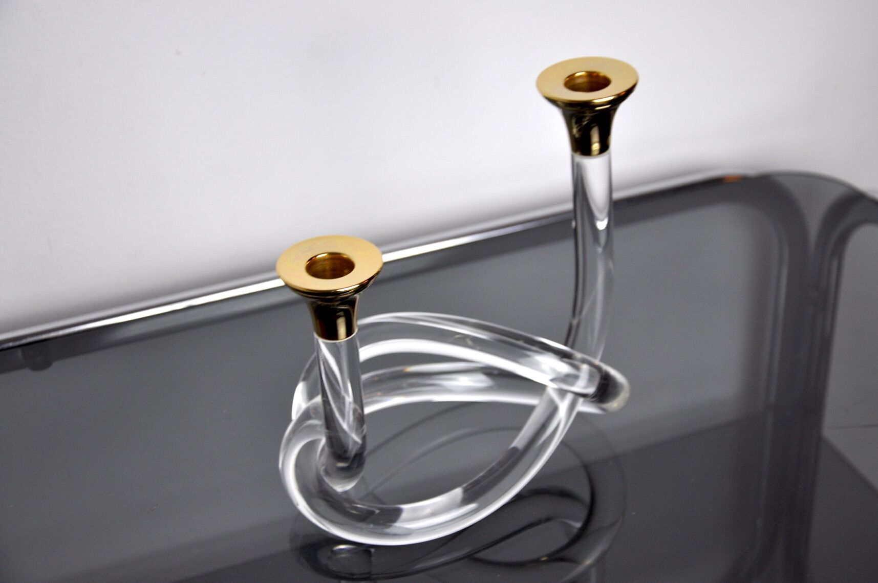 Pretzel candle holder by Dorothy Thorpe in lucite, 1970