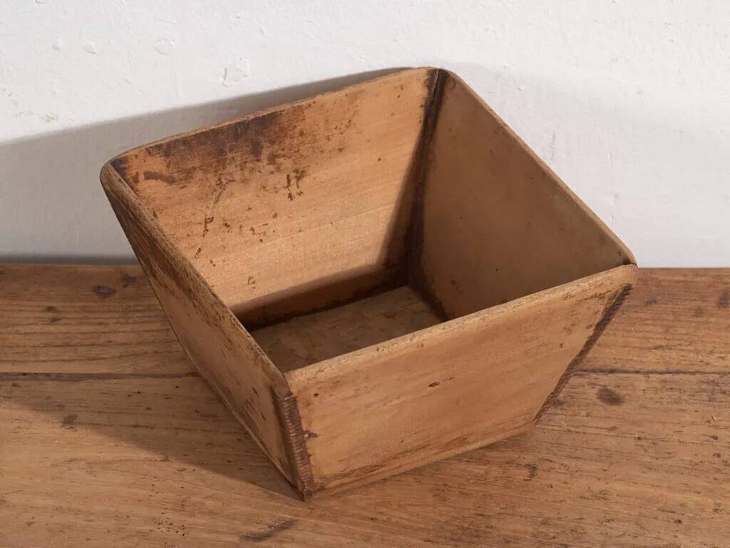Small ancient bowl in primitive style (c.1920) #9