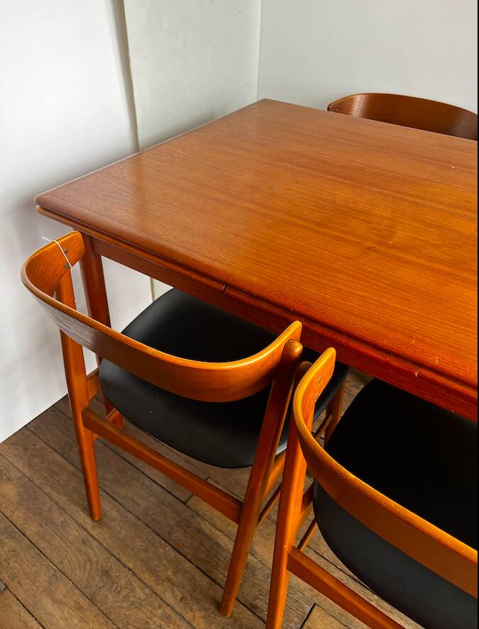 Table de salle à manger et ses 4 chaises , Denmark, 1960