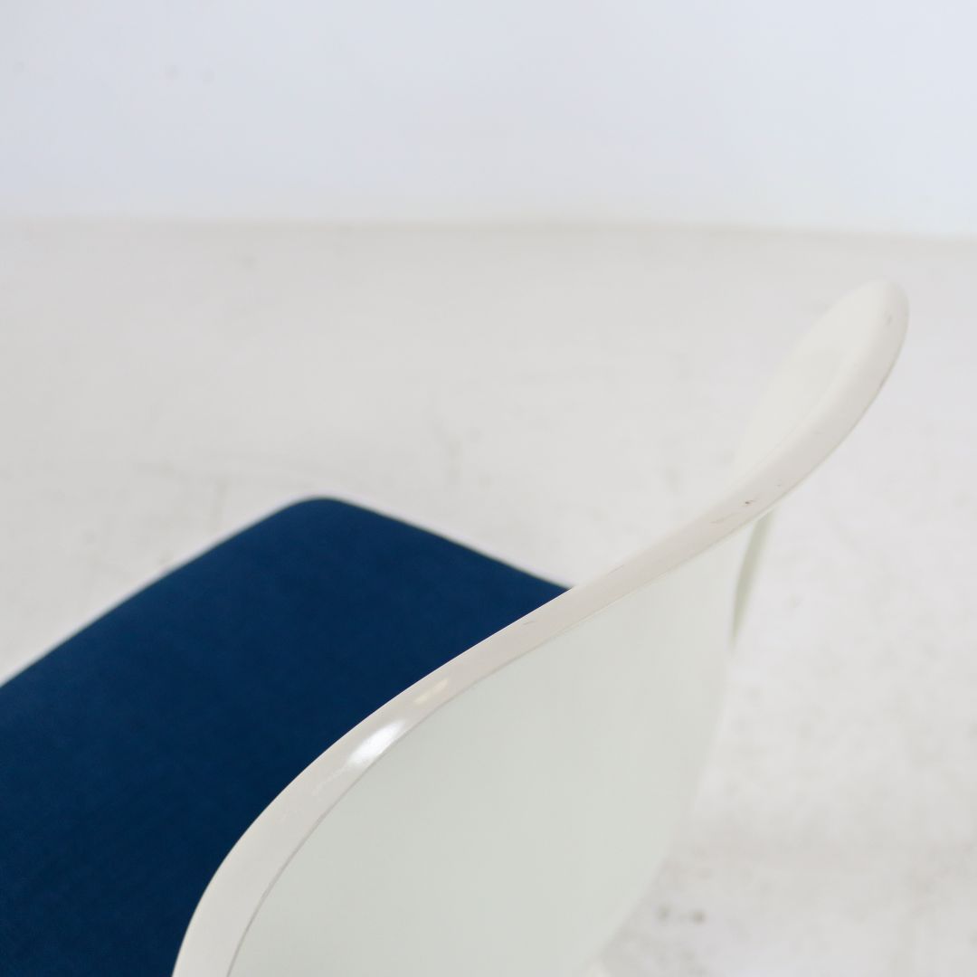 Set of 4 Space Age Casalino dining chairs by Alexander begge for Casala