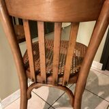 Ancienne chaise bistrot assise cannée