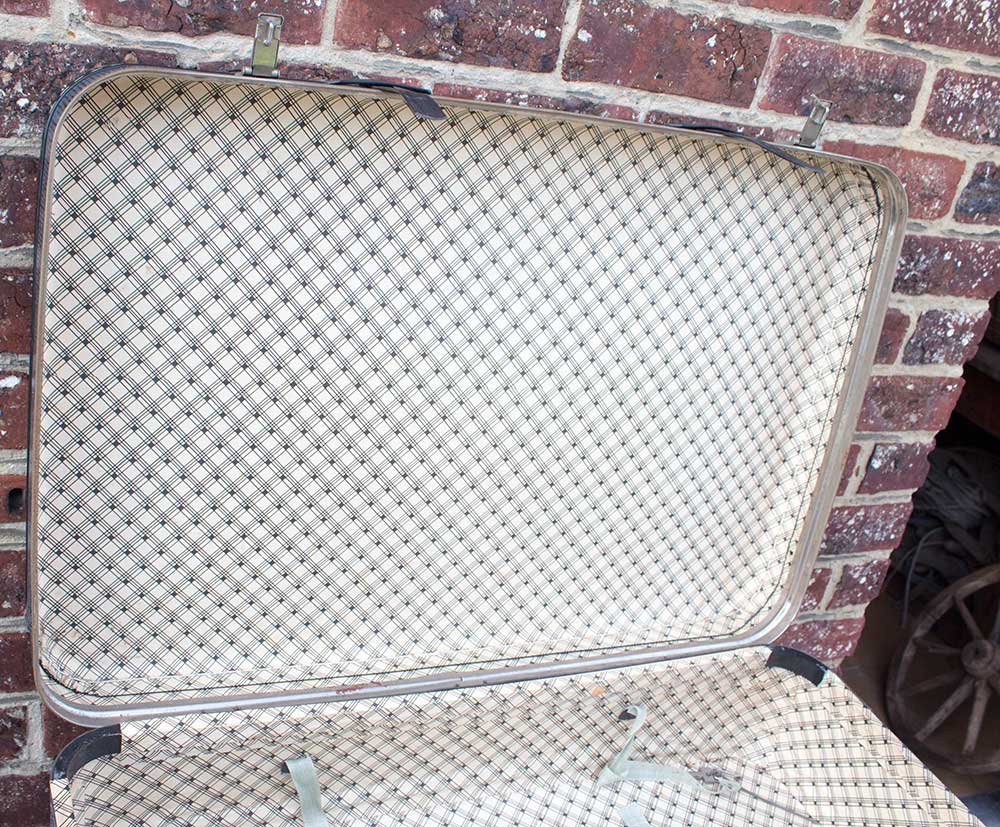 Retro blue suitcase 69 cm wide