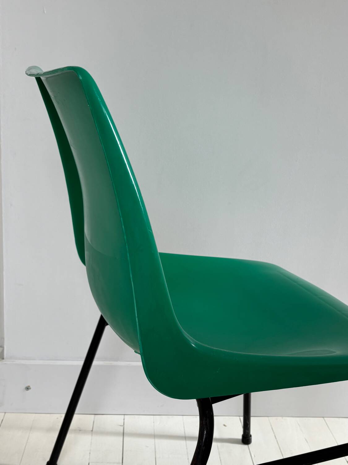Monocoque chair Sitting