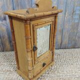 Ancienne armoire à poupée