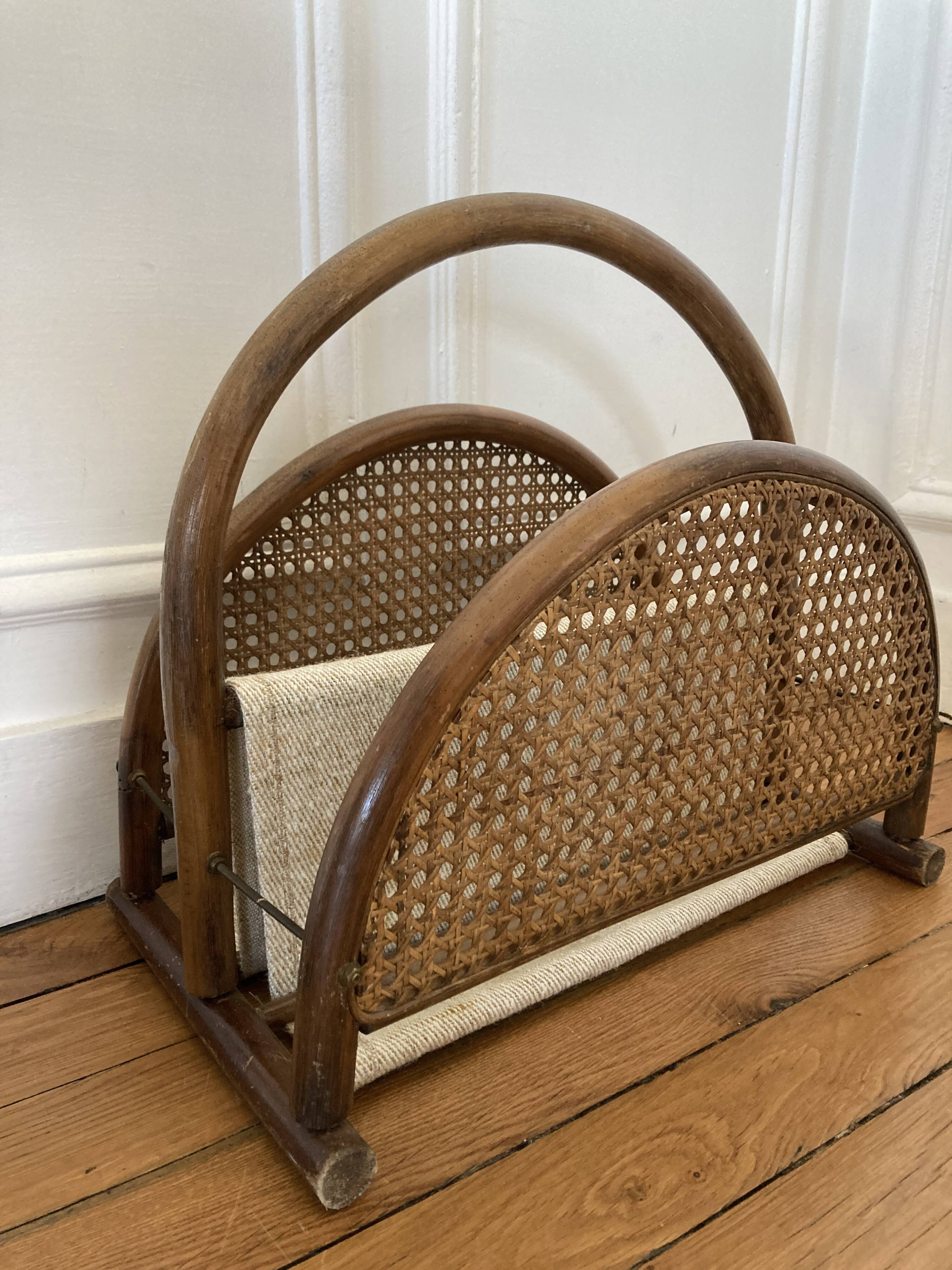 Review door in canning rattan and fabrics