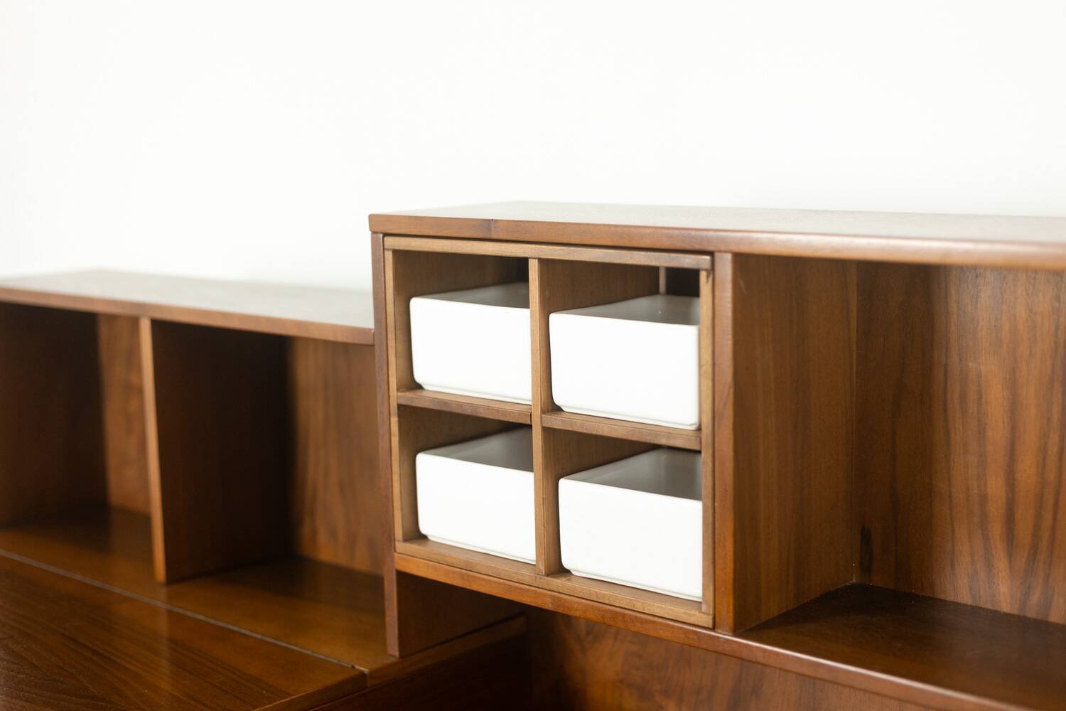 Silvio Coppola, for Bernini. Walnut enfilade with gradin. 1960s.