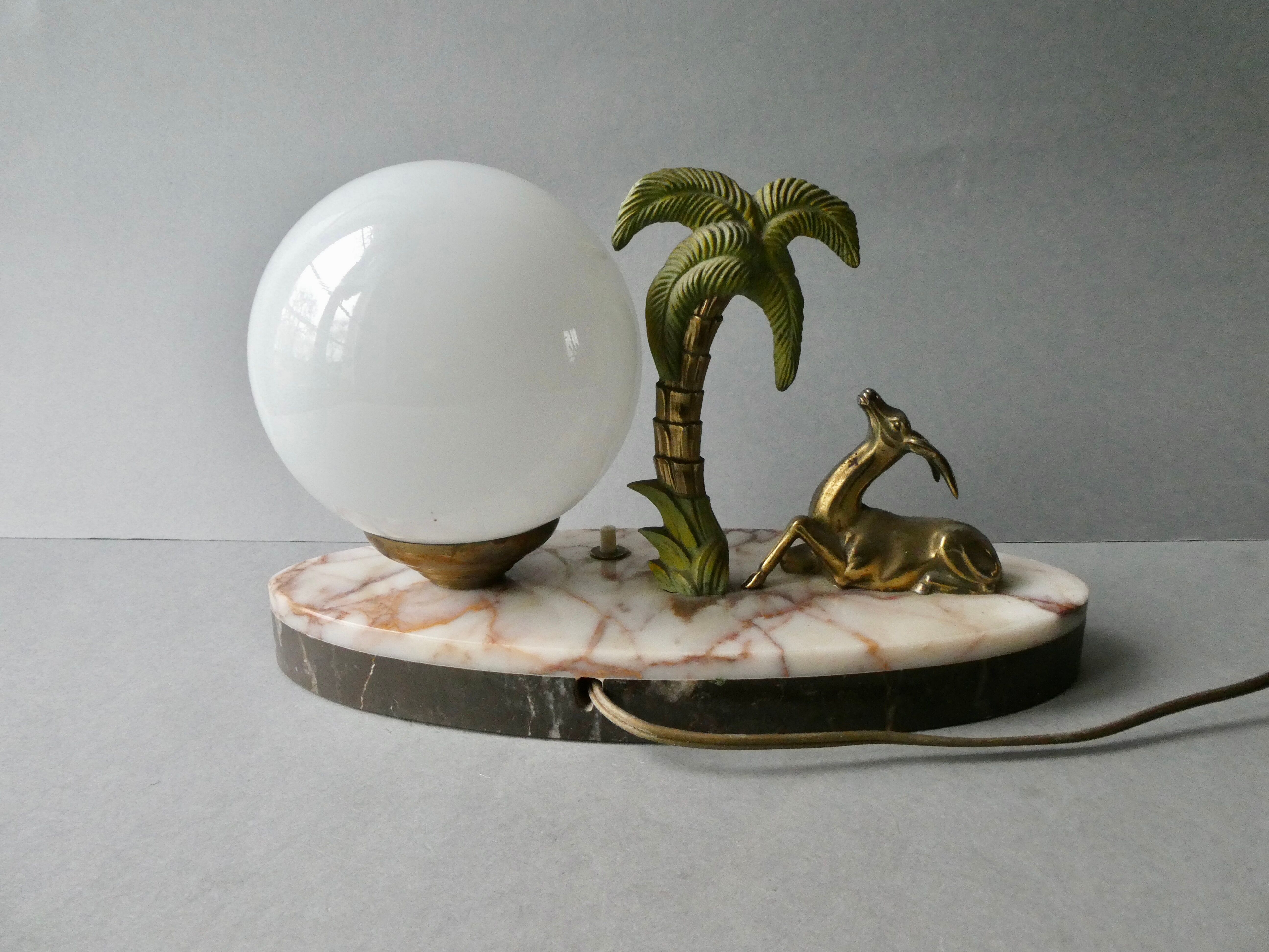 Art deco lamp