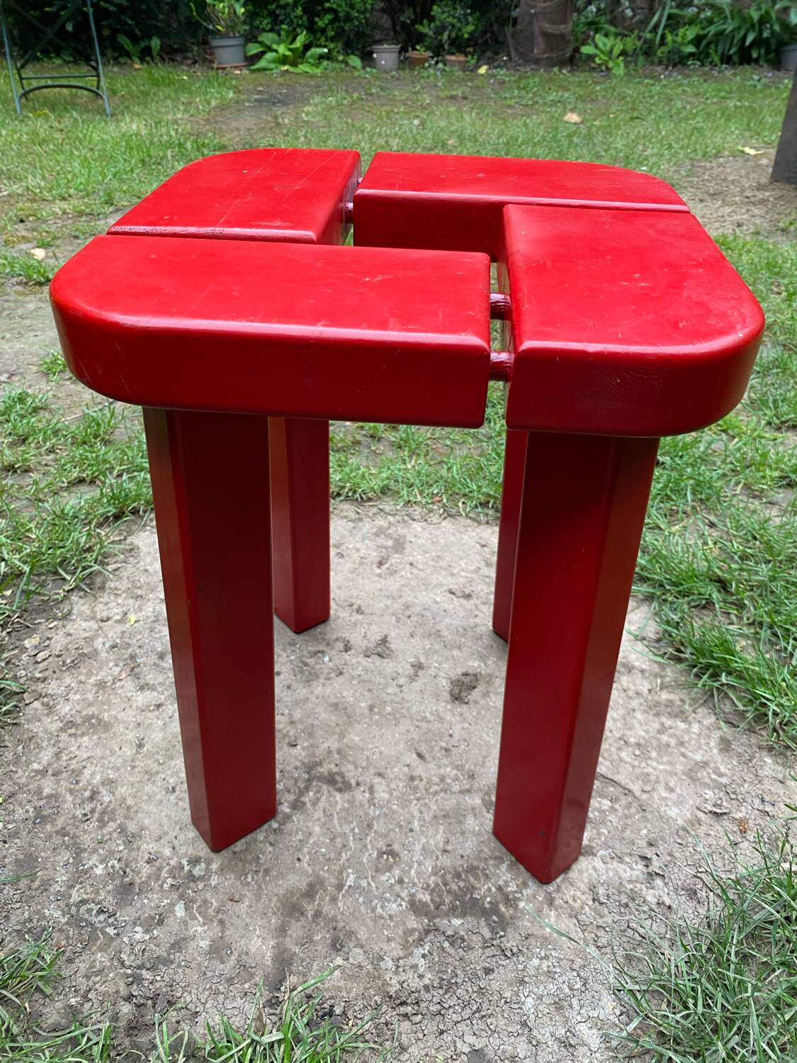 Tabouret de sauna laqué rouge par Olof Ottelin Finlande 1960
