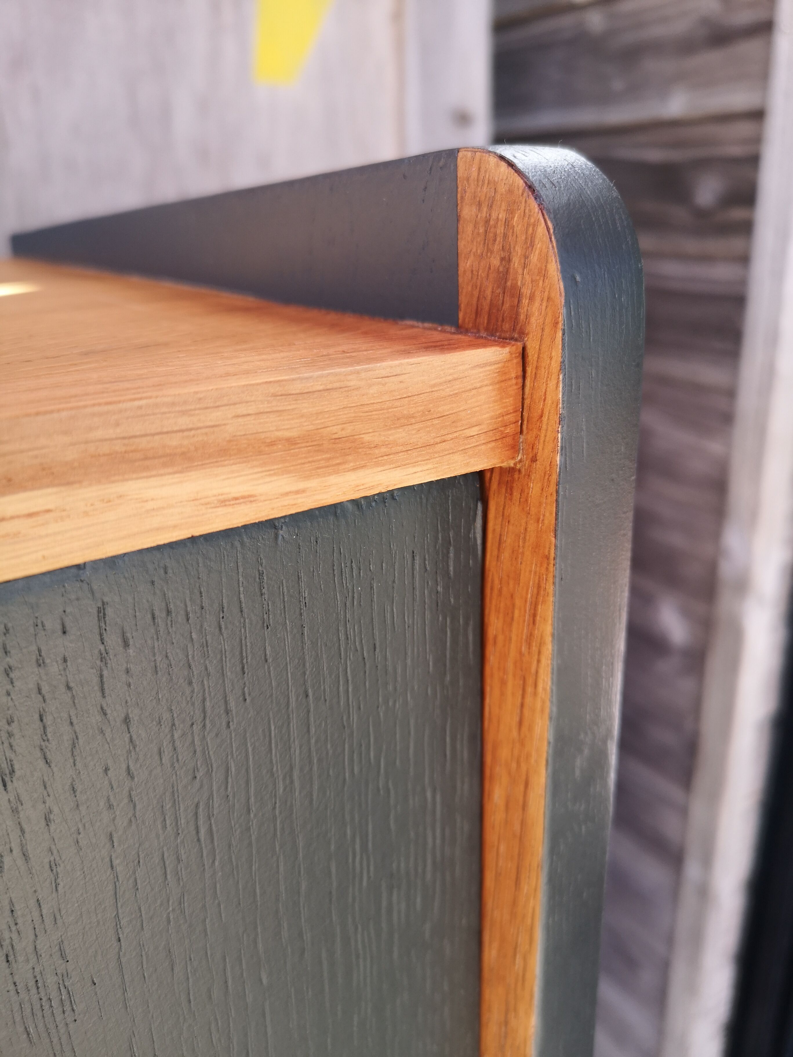 Secretary 60 compact compass feet