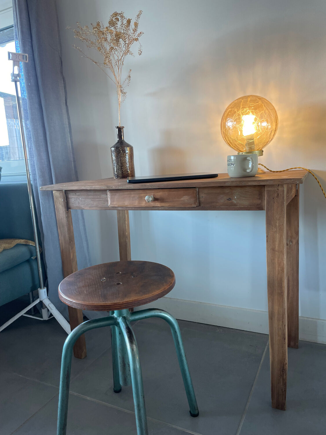 Rectangular wooden desk table