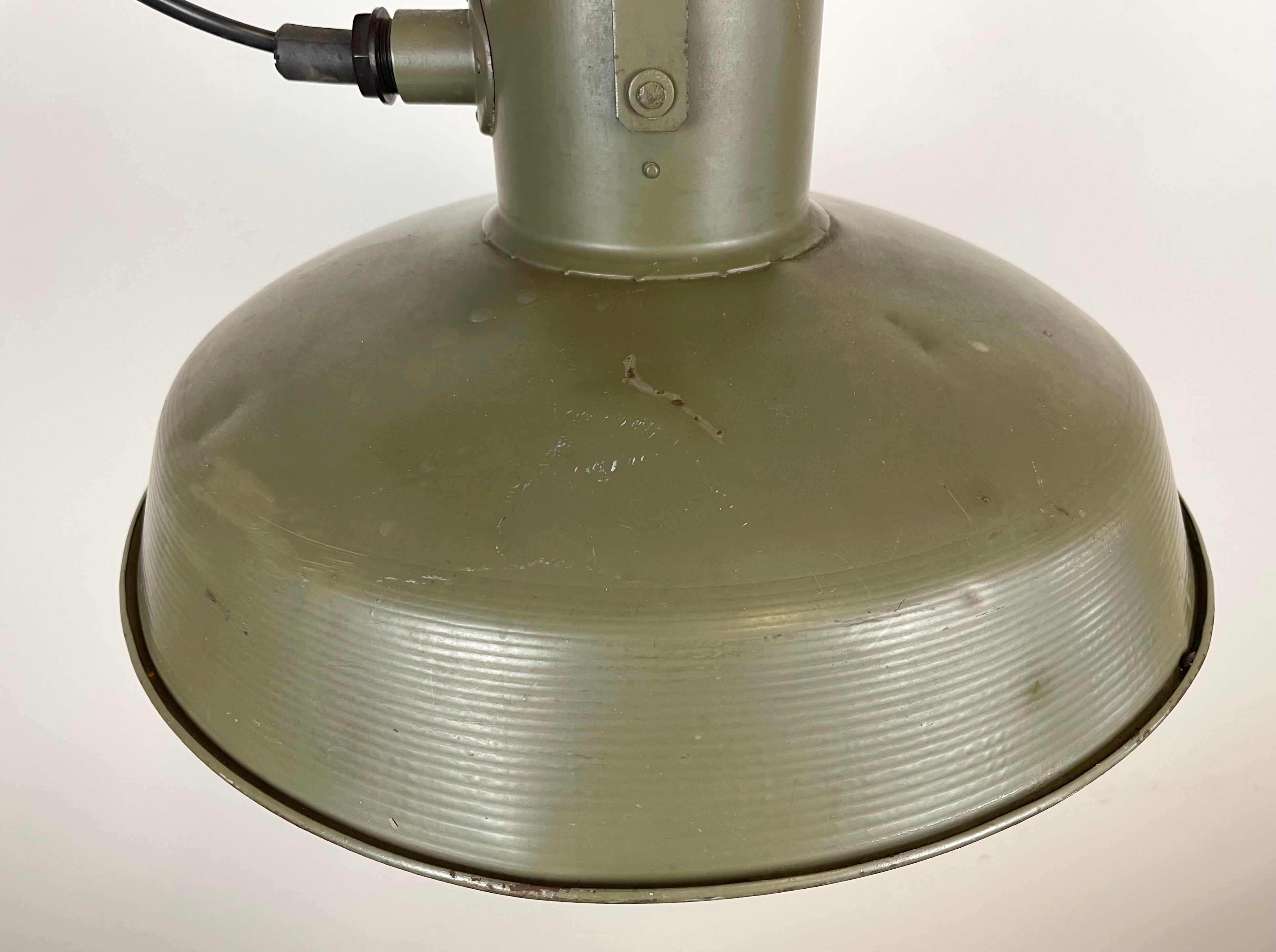 Vintage green army pendant lamp, 1960s