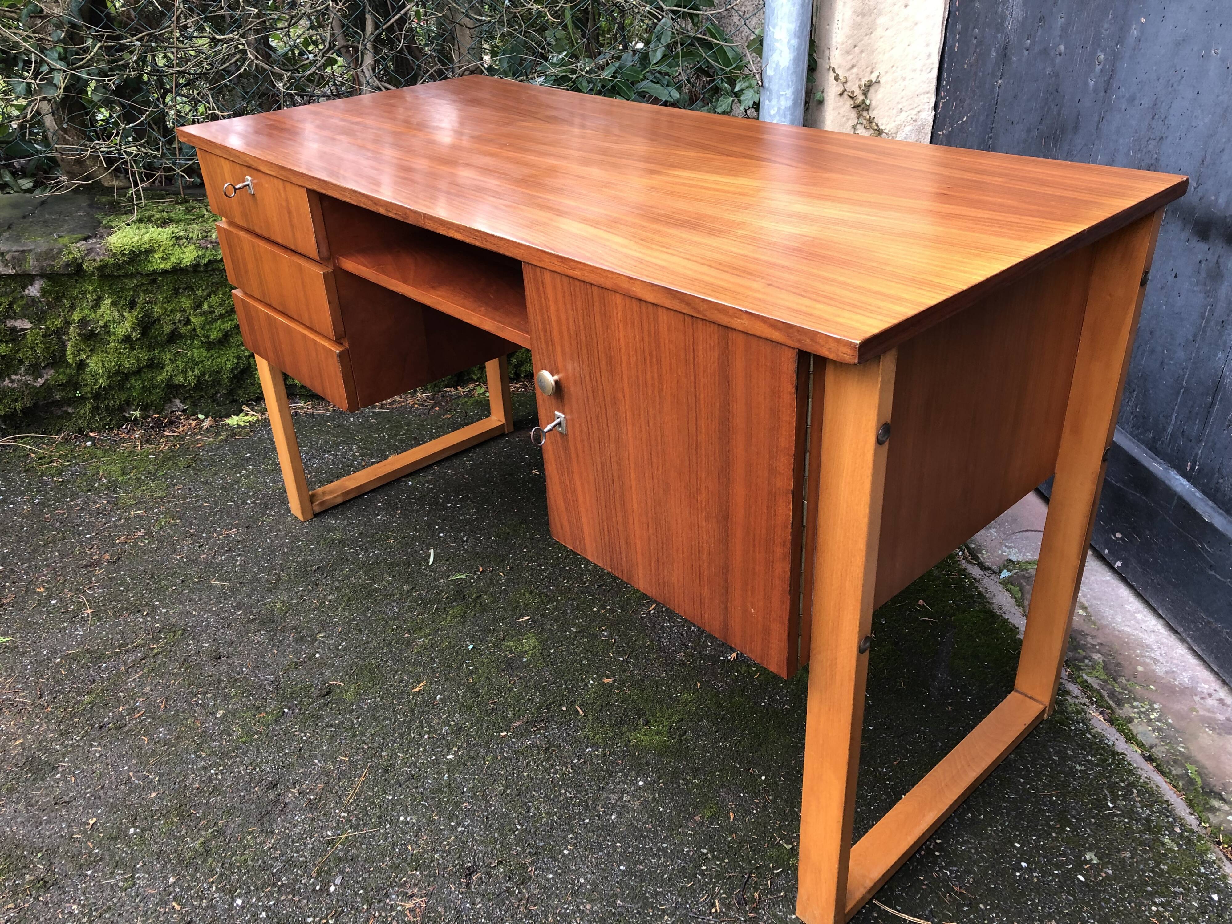 Bureau scandinave en teck et hêtre vernis années 60
