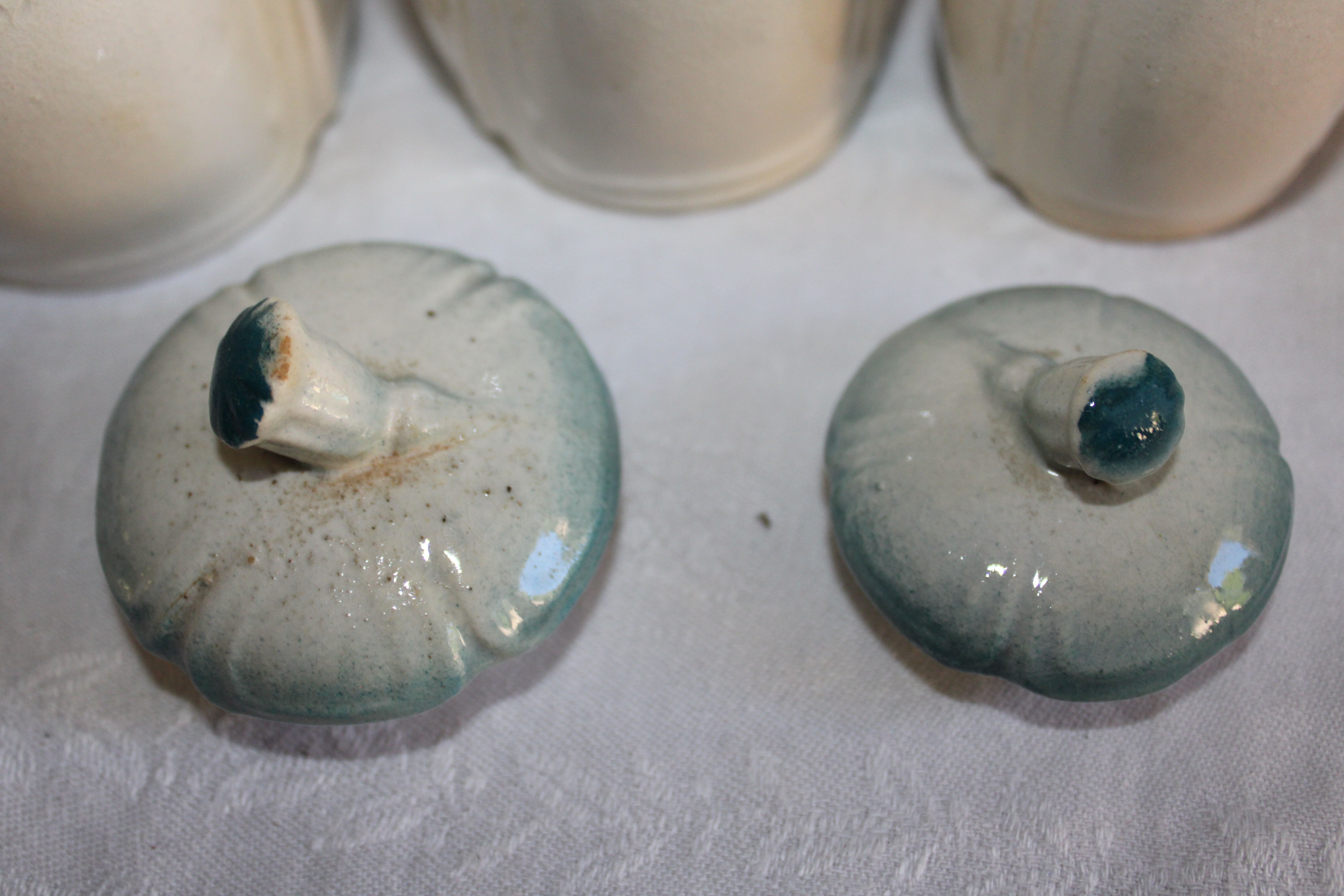 Series of spice pots in dabbling