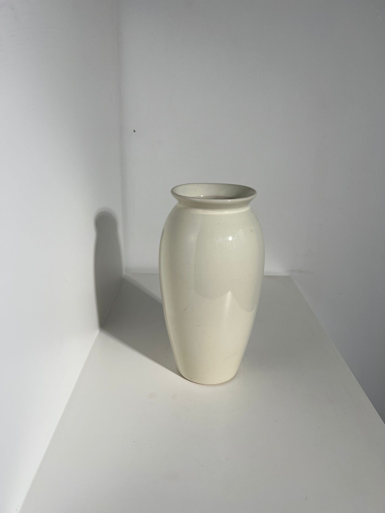Vase oblong en céramique blanc Habitat vintage