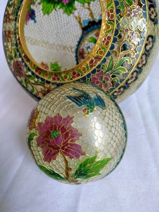 Openwork plique-à-jour enamel pot - 1920 to 1949 - China