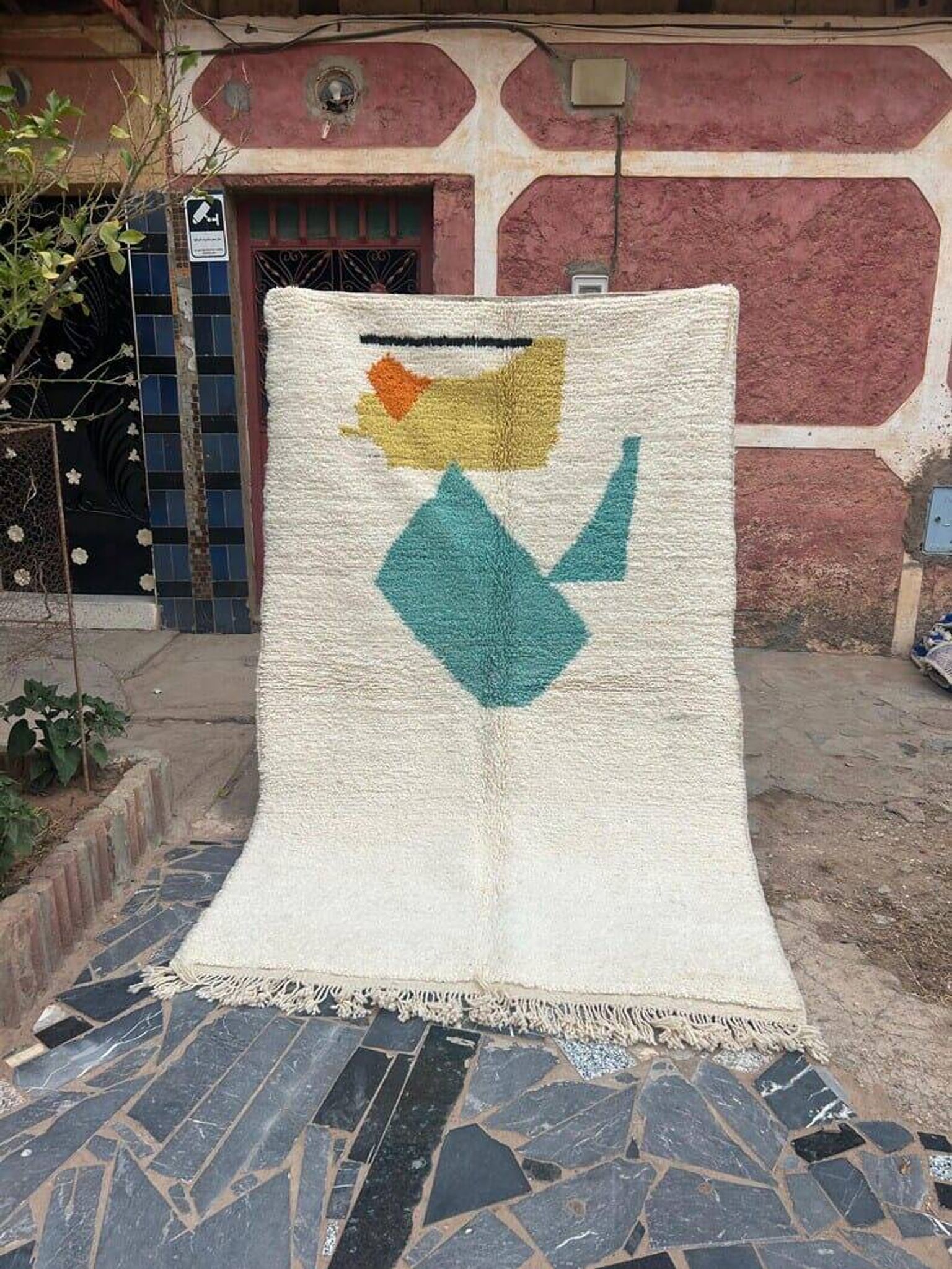 Handmade natural wool rug, size 150 x 250 cm