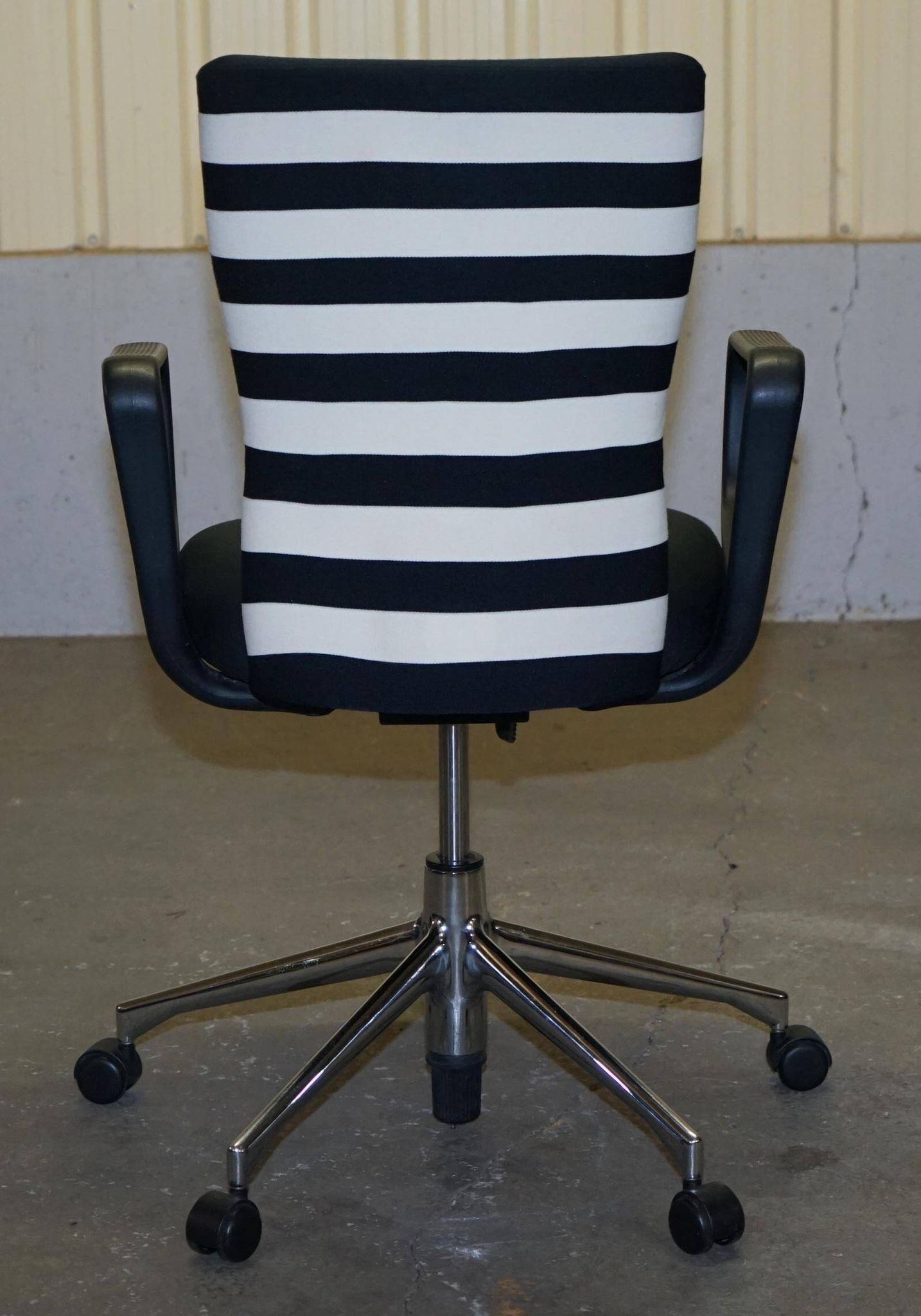 Vitra ergonomic office chair