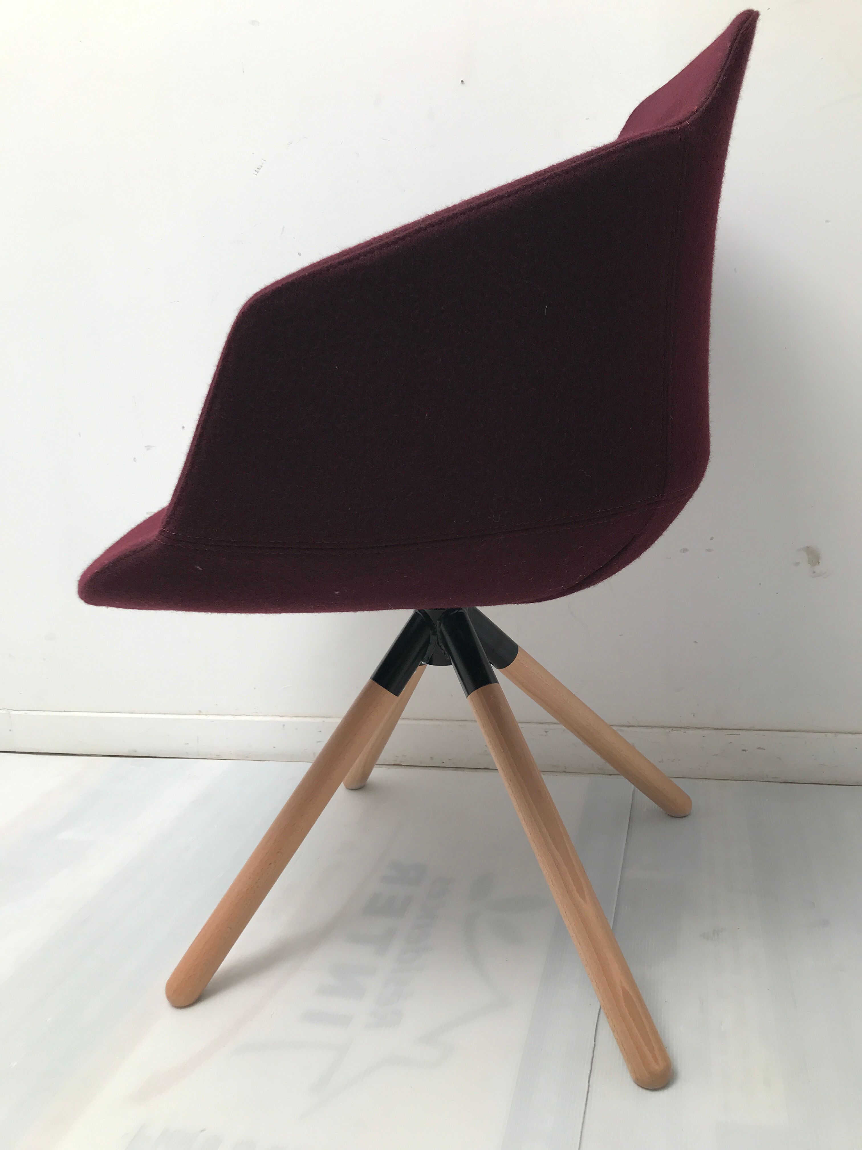 Cloth swivel chair
