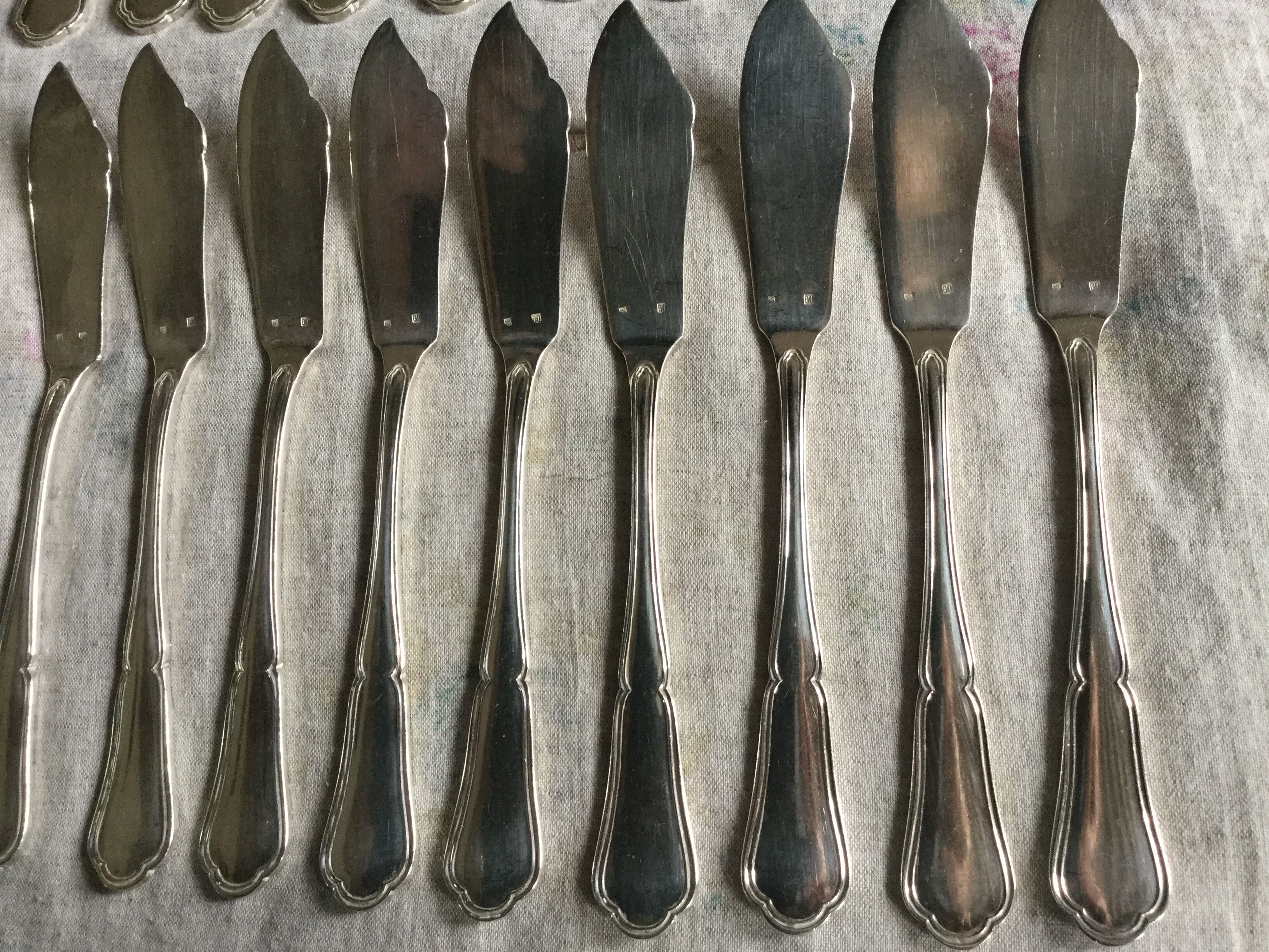1 batch of 12 silver metal fish cutlery