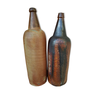 Pair of bottles in 19th century breton sandstone