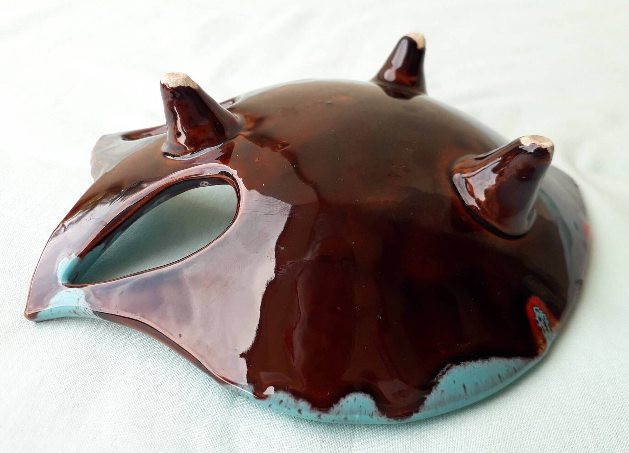 Ceramic fish catch-all tray