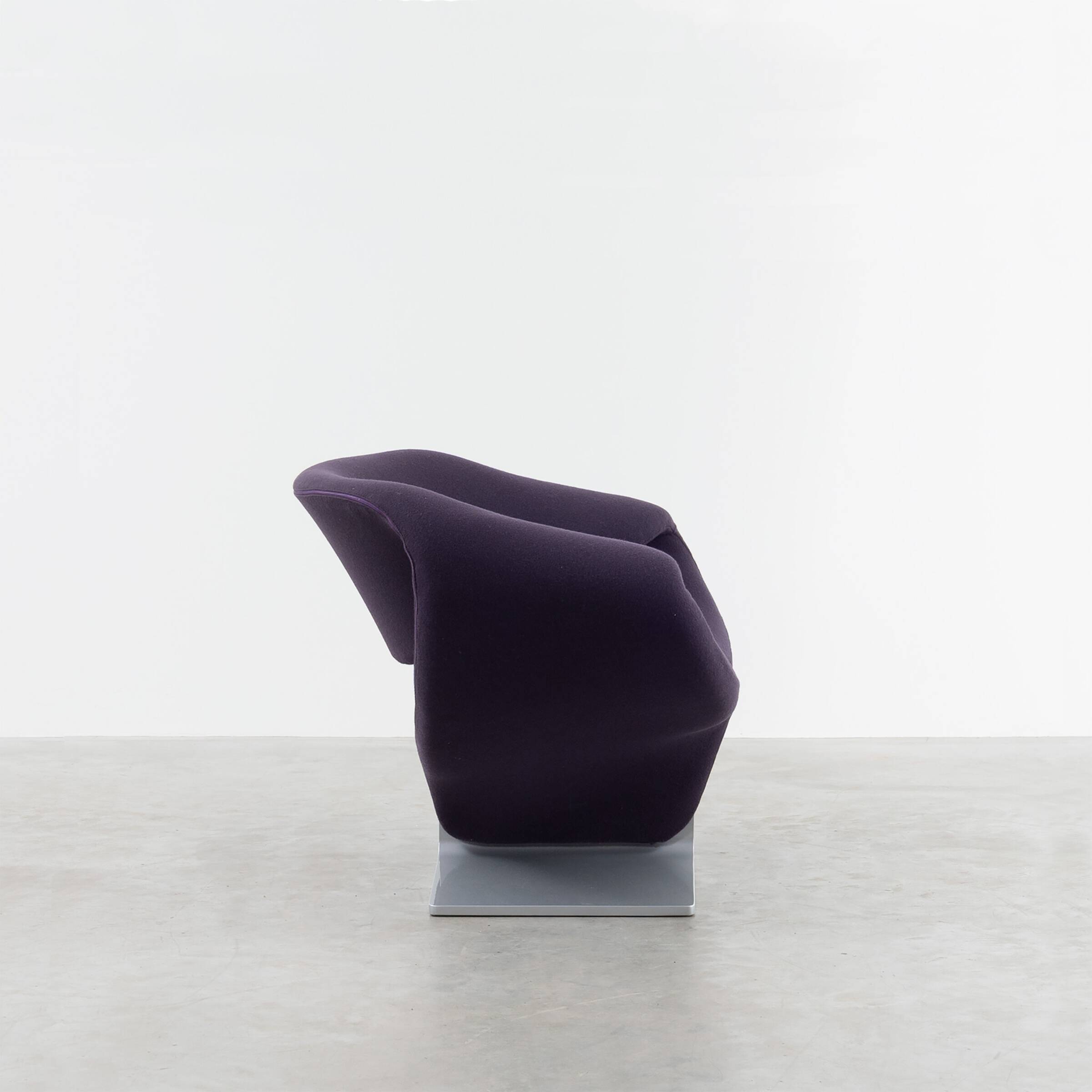 Pierre Paulin Ribbon Lounge Chair and Ottoman in Purple fabric for Artifort