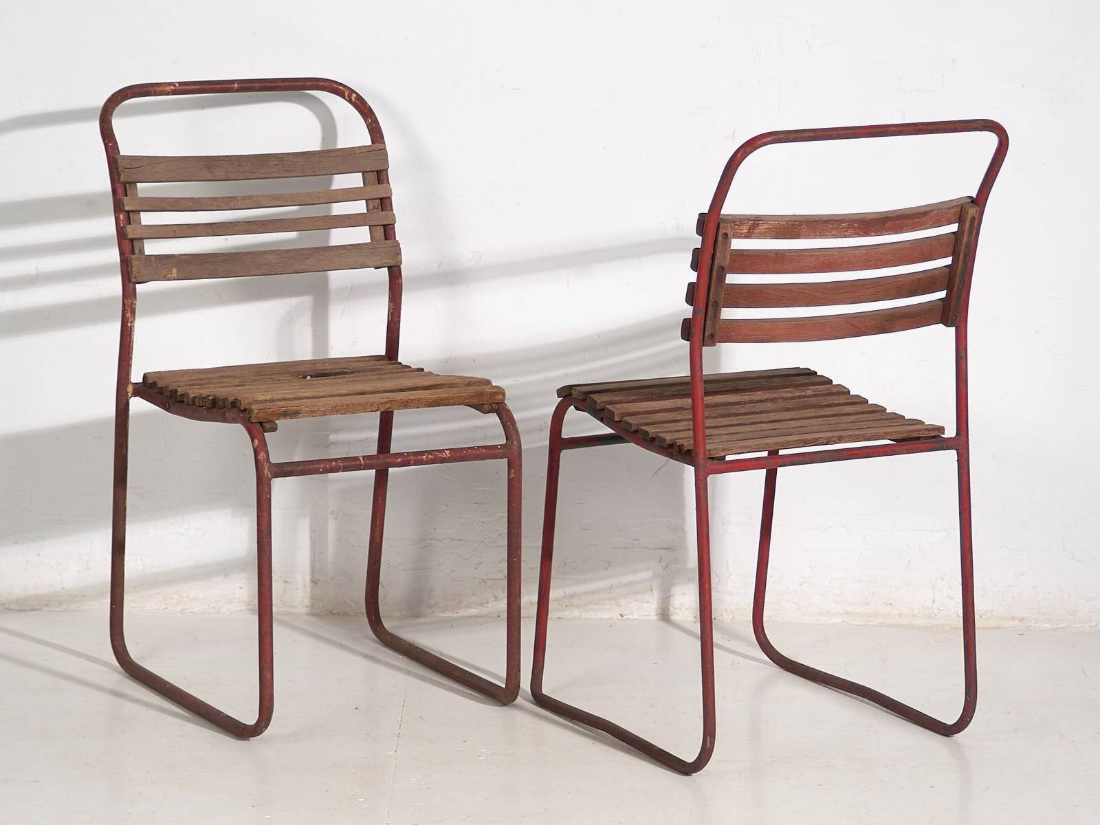 Antique red garden chairs (c.1920). Set of 2 pieces no. 16