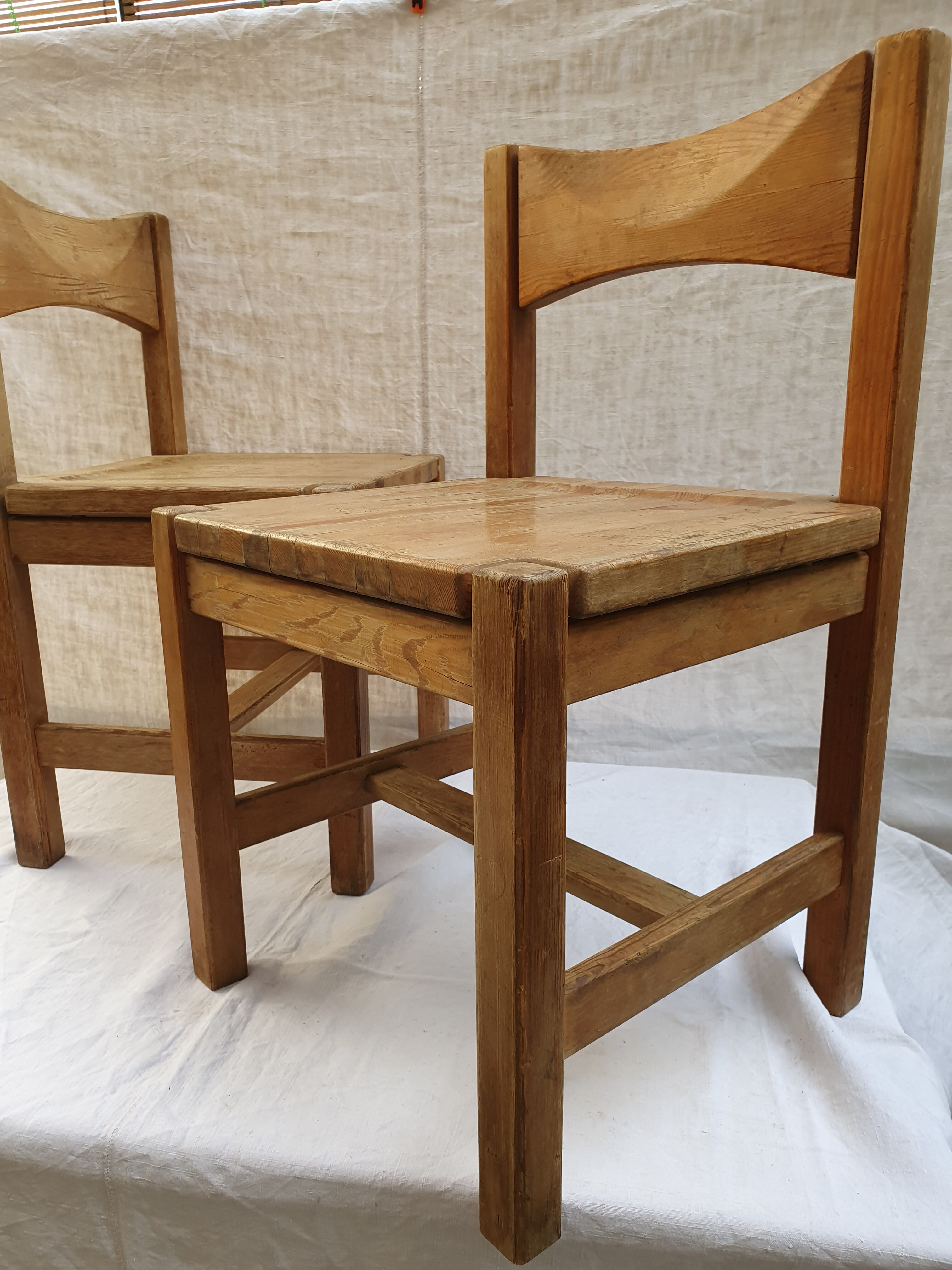 Paire de chaises d'Ilmari Tapiovaara