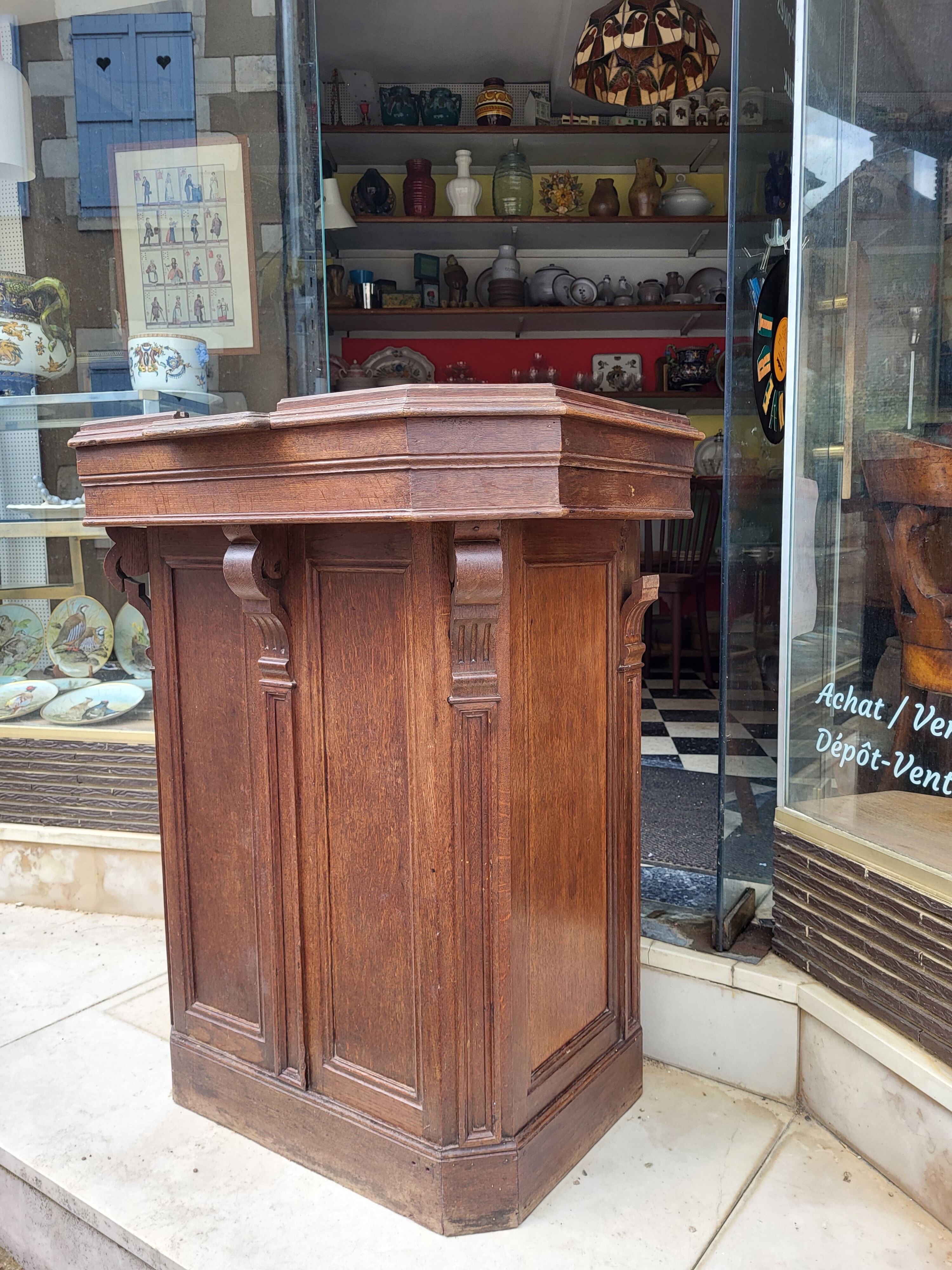 Wooden counter / Docking station 40s