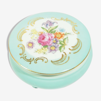 Jewelry box in blue porrcelaine decoration flowers