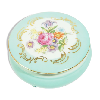 Jewelry box in blue porrcelaine decoration flowers