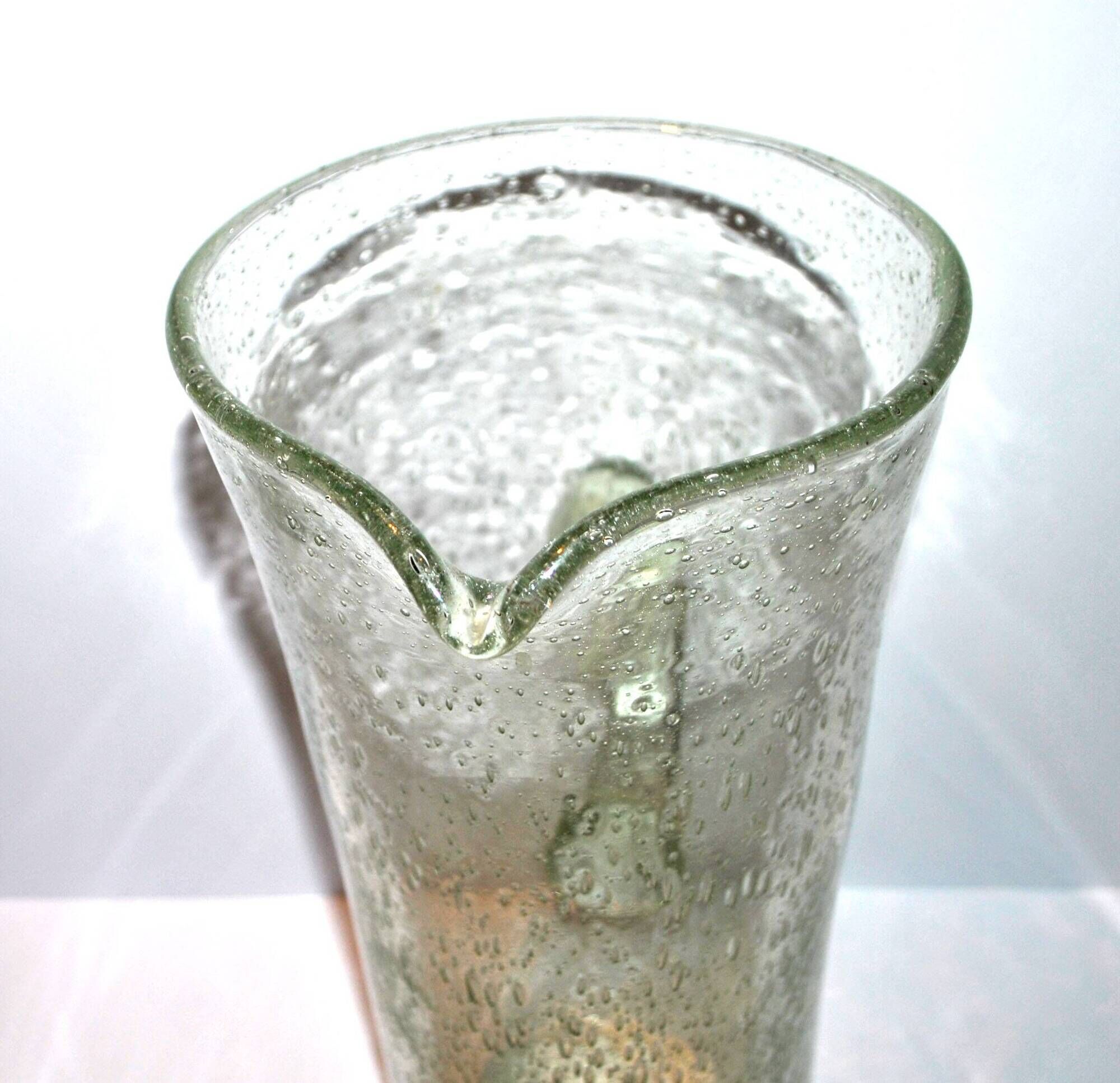 Grand pichet à orangeade punch vintage en verre bullé de biot vert clair 33.5cm