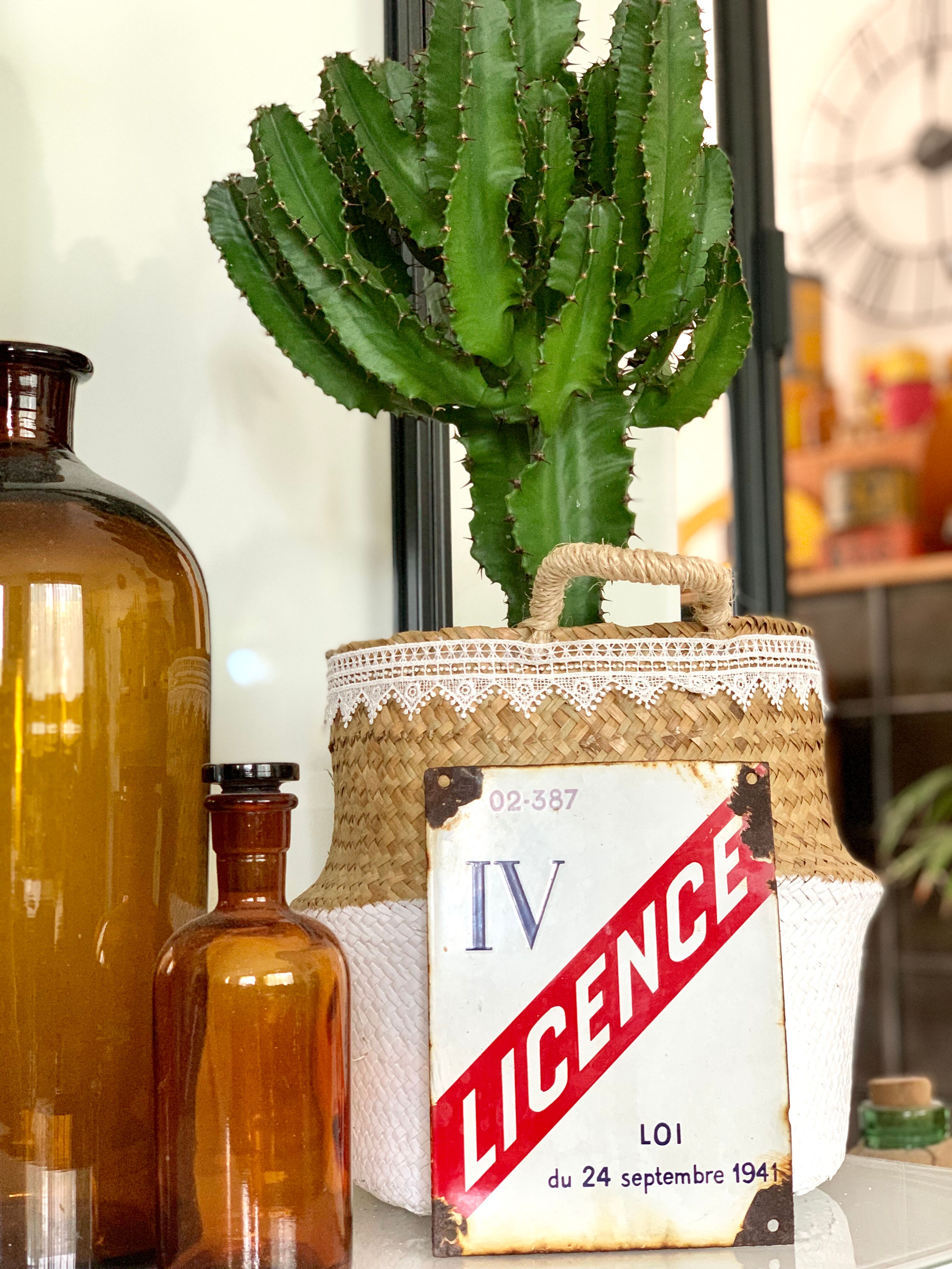 Old enamelled plate license IV