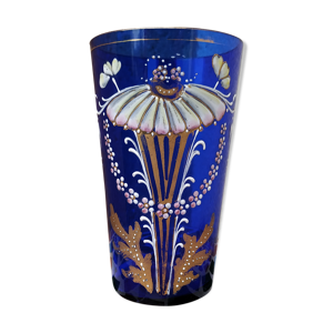 Gobelet en verre bleu émaillé