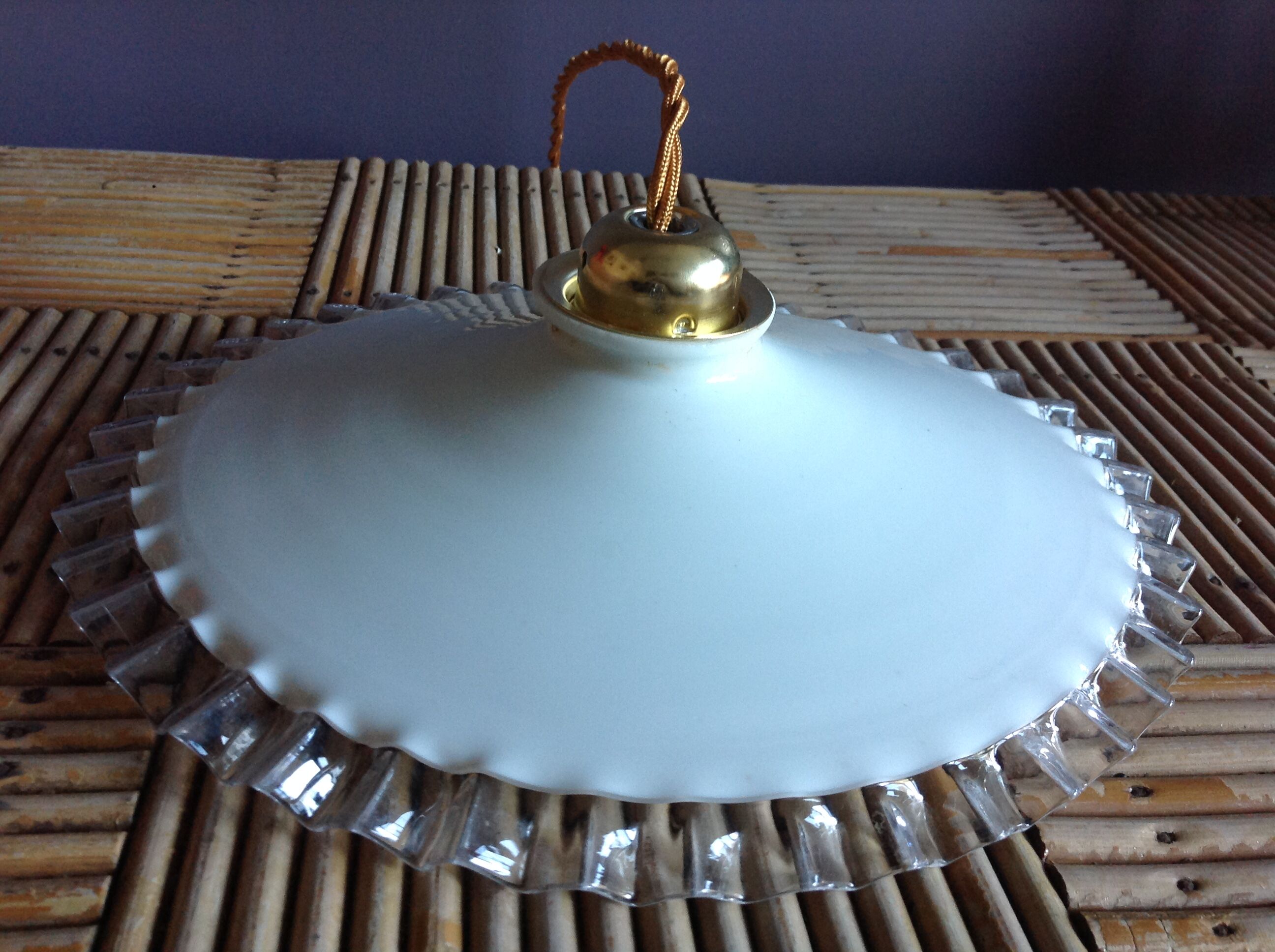 Suspension en opaline blanche