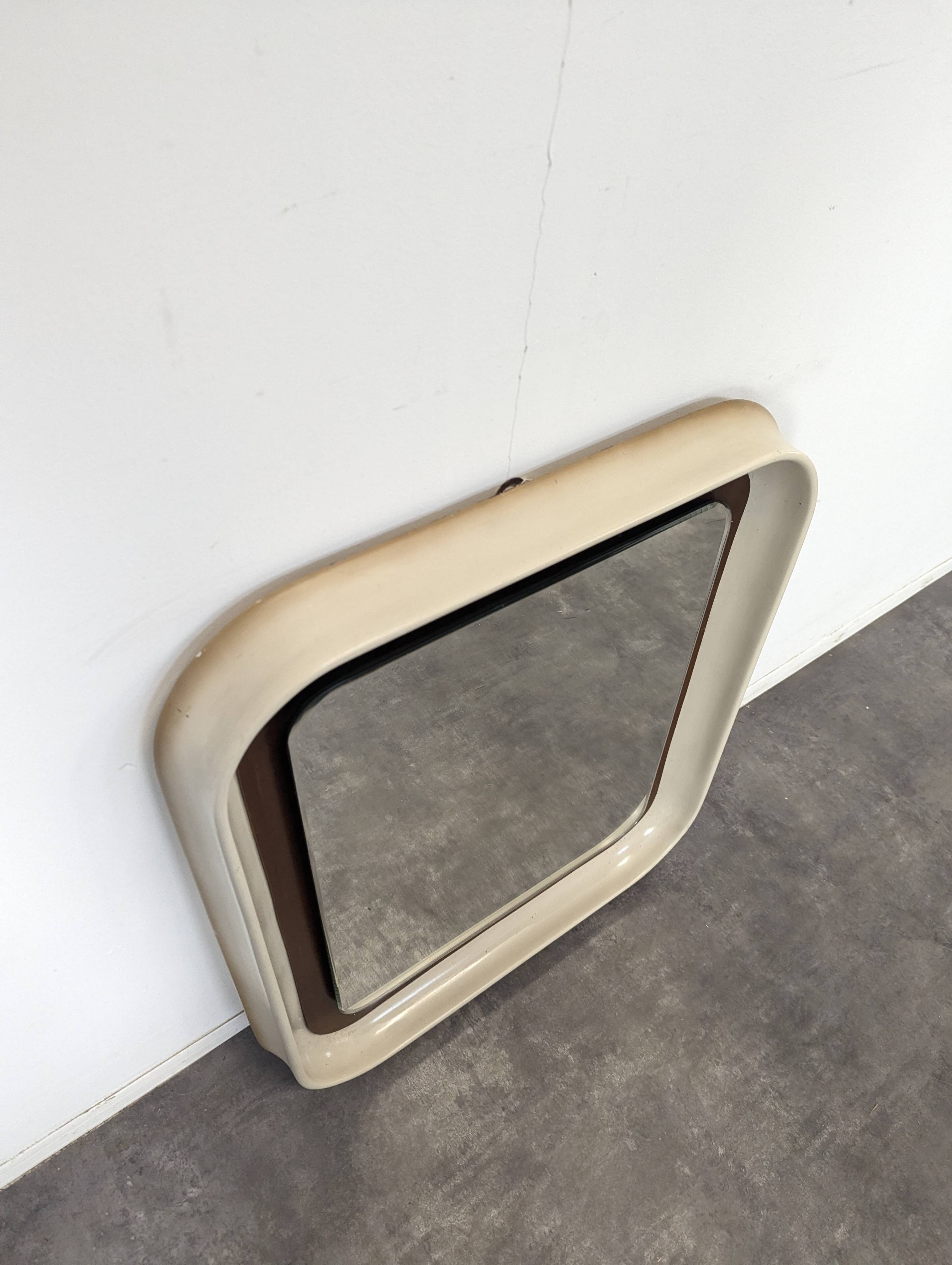 Miroir italien en résine et teck, années 70