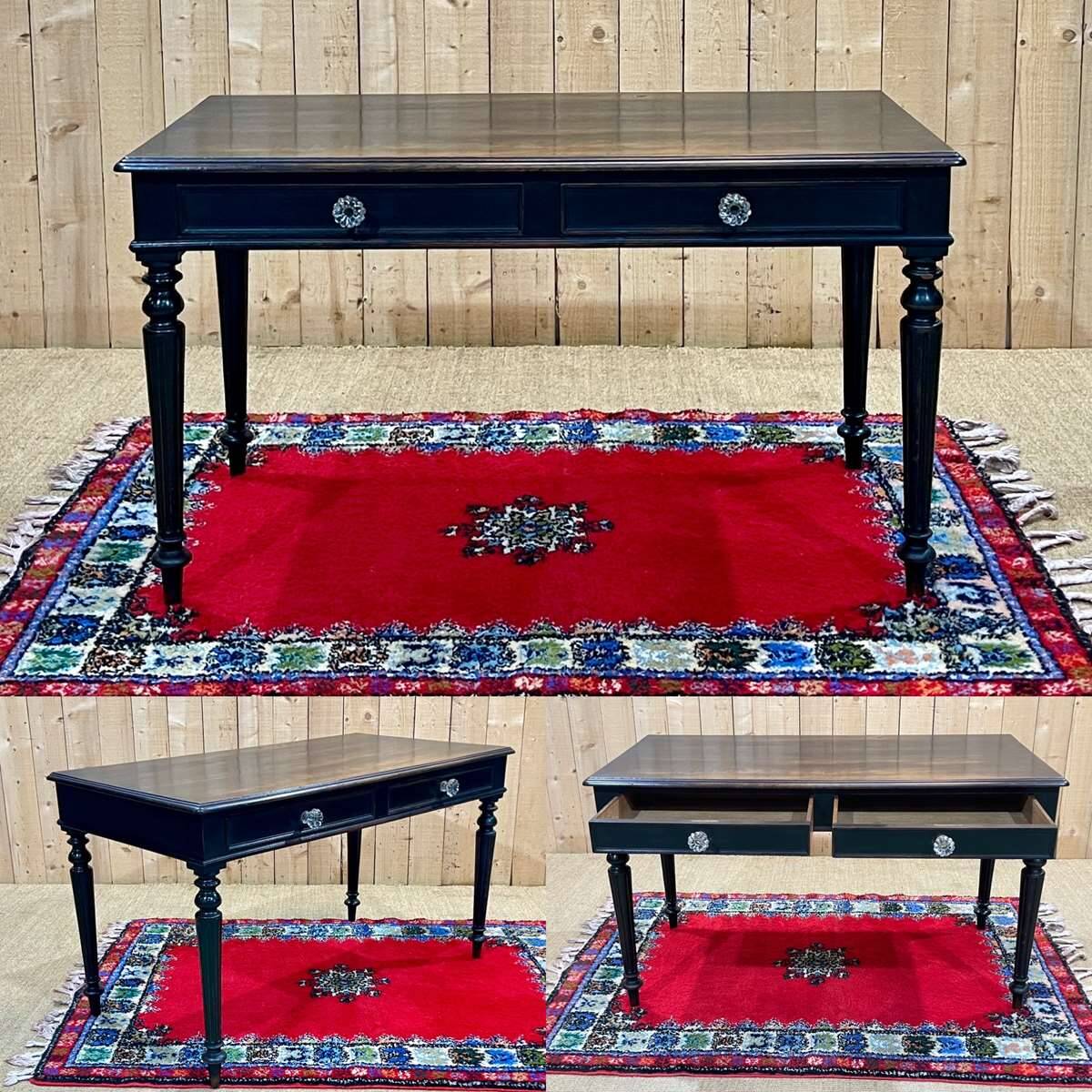 Bureau plat Napoléon III, fin XIXème, en bois noirci.