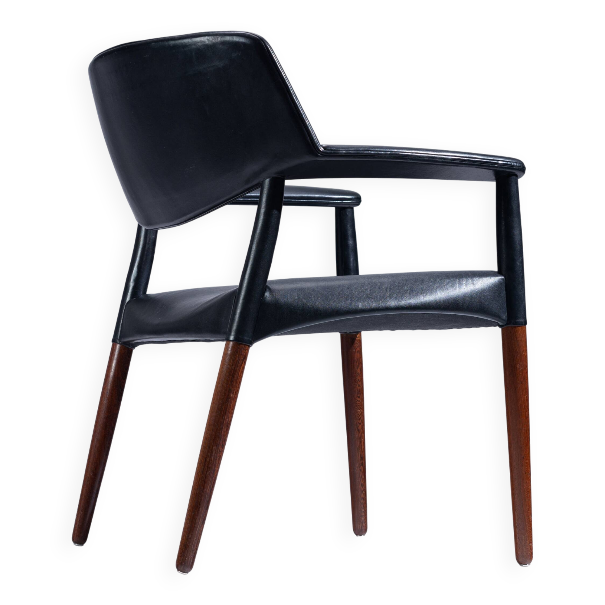 Mid-century armchair designed by Ejnar Larsen & Aksel Bender Madsen for Wil