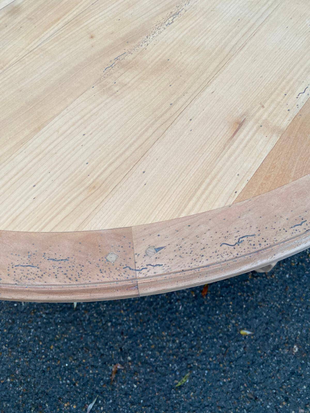 Extendable round farmhouse dining table restored in solid oak from the 19th century
