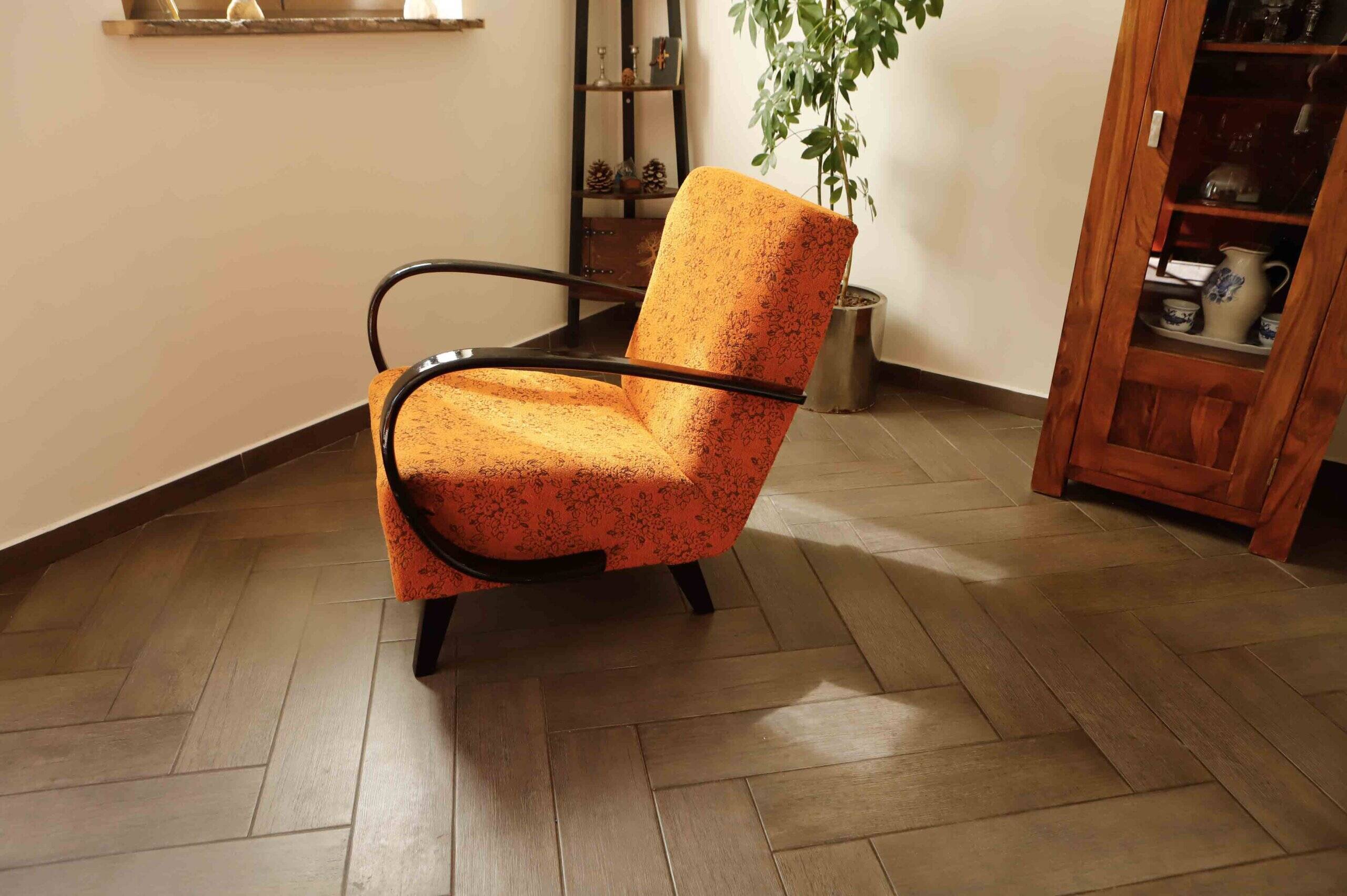 Art Deco armchair C by Jindřich Halabala – original upholstery