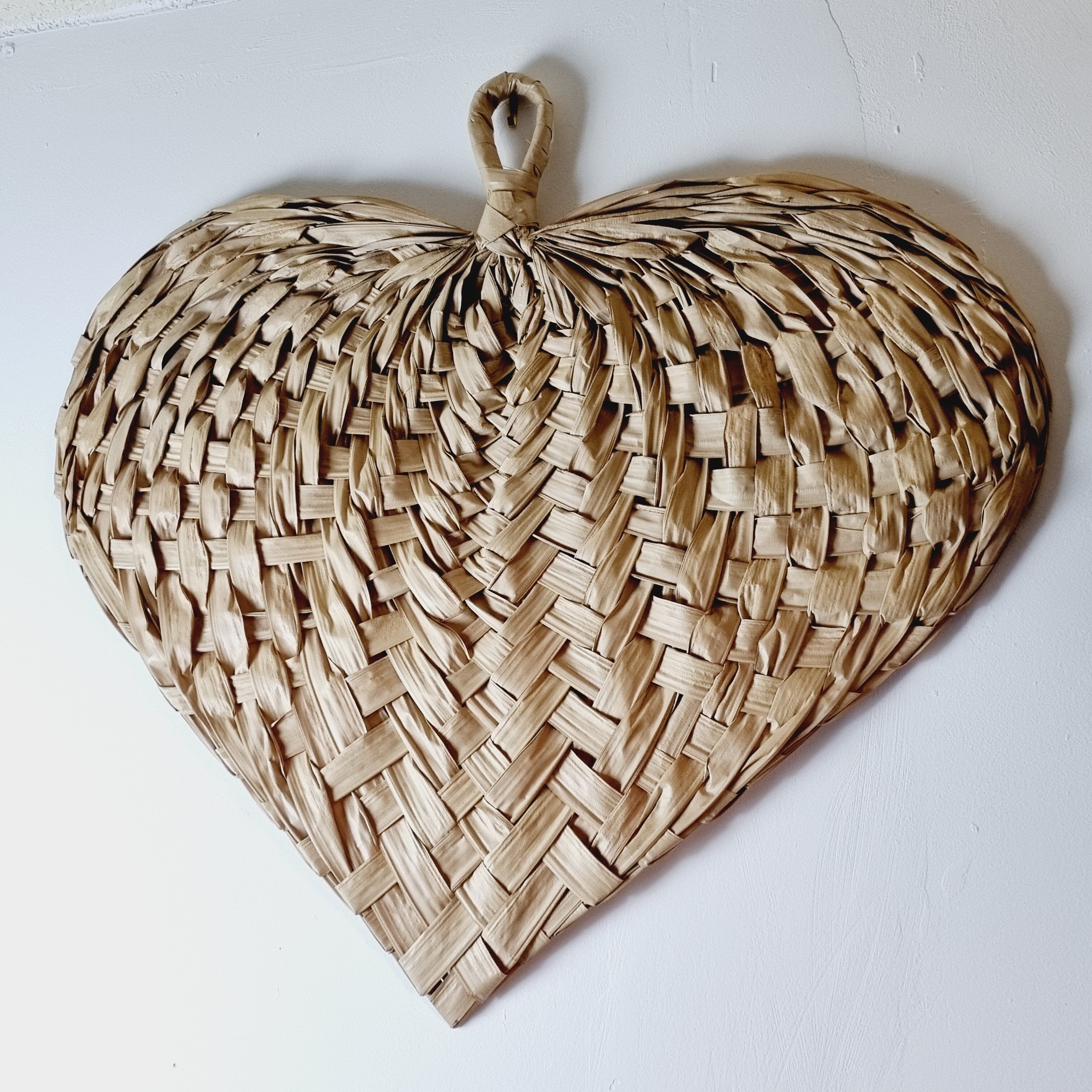 Éventail décoratif en feuilles de palmes vintage