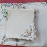 Nappe et serviettes de tables brodées